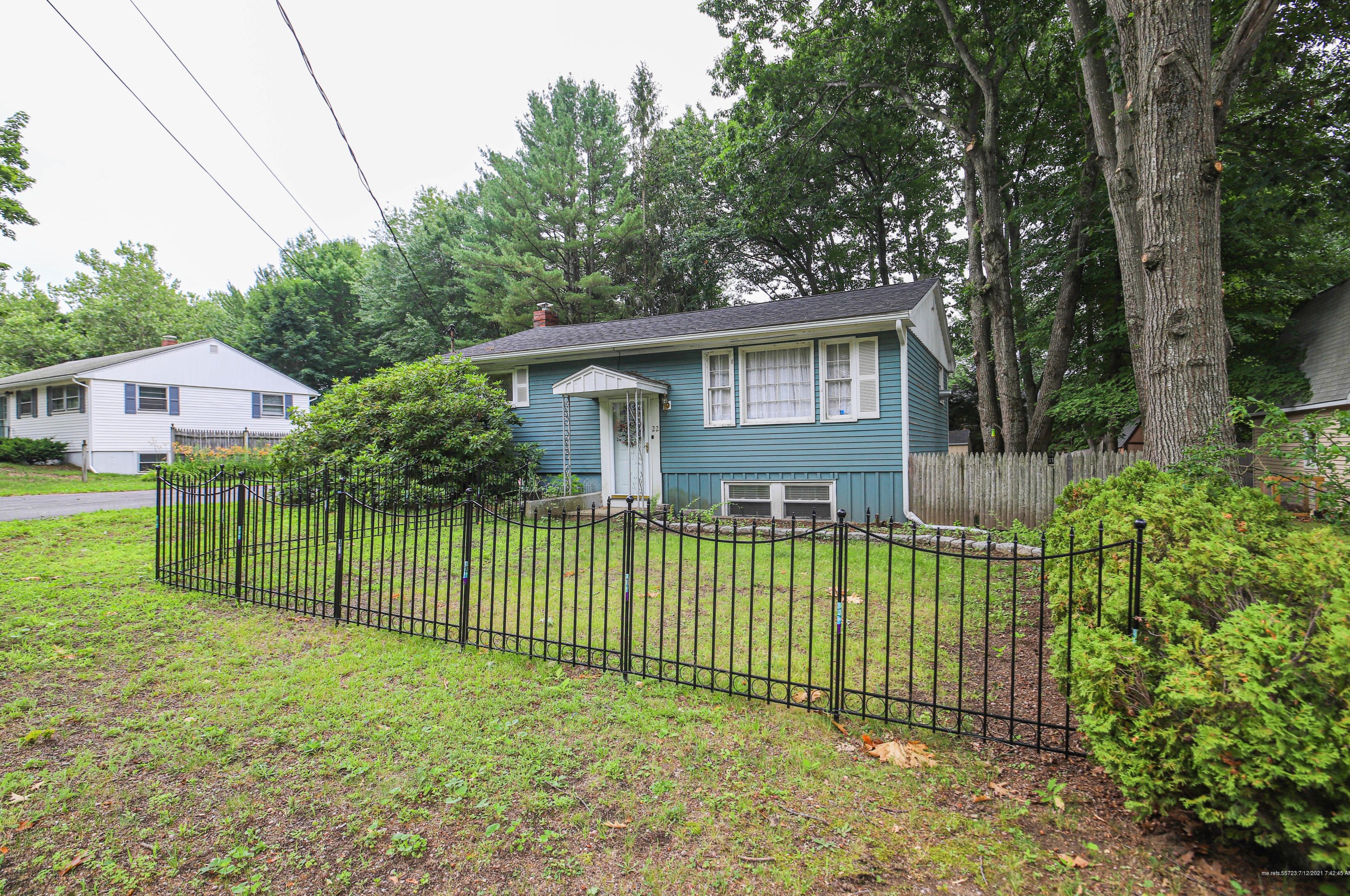 22 Stroudwater Pl, Westbrook ME  04092-4044 exterior