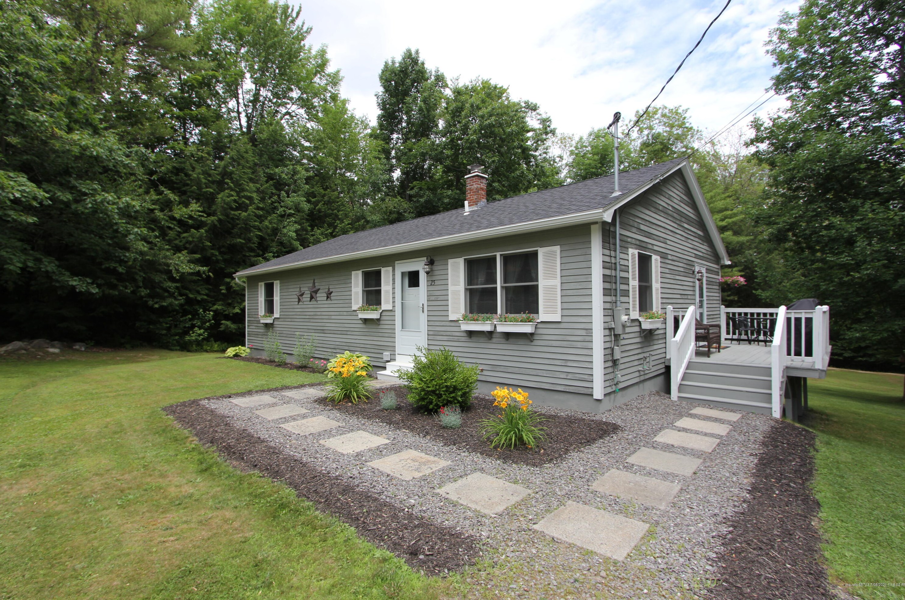 25 Springvale Rd, Pittston, ME 04345 exterior