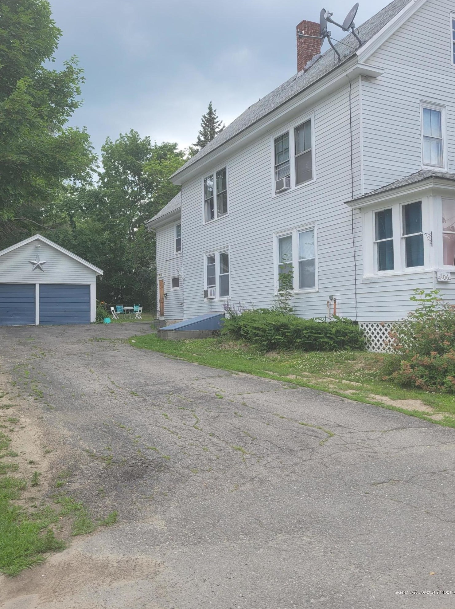 206 Birch St, Bangor, ME 04401 exterior