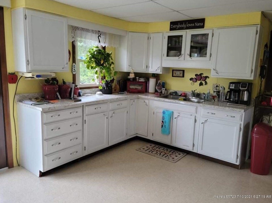 16 Prospect St, Milo, ME 04463