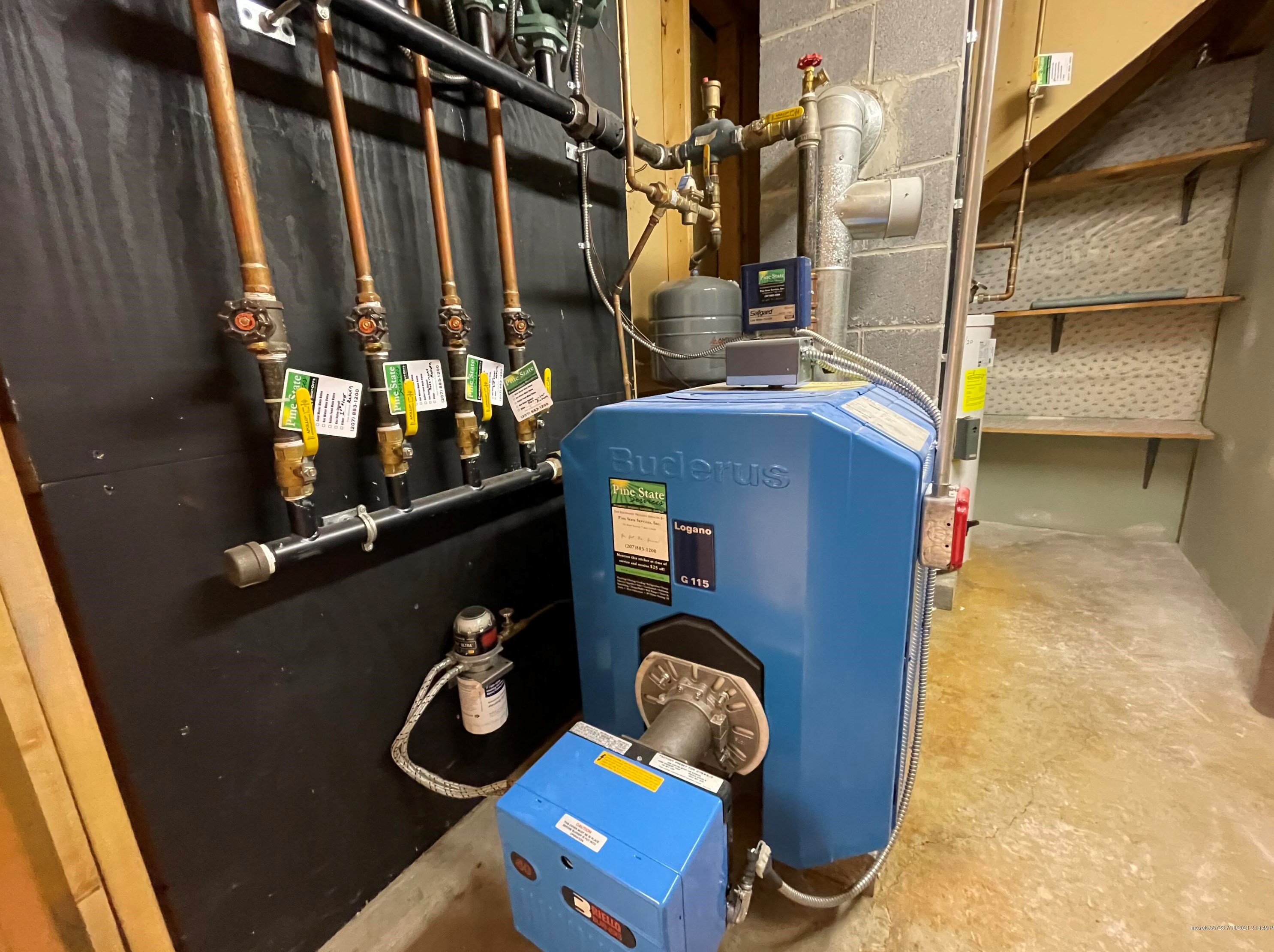 212 Prospect St, Westbrook ME  04092-2648 exterior