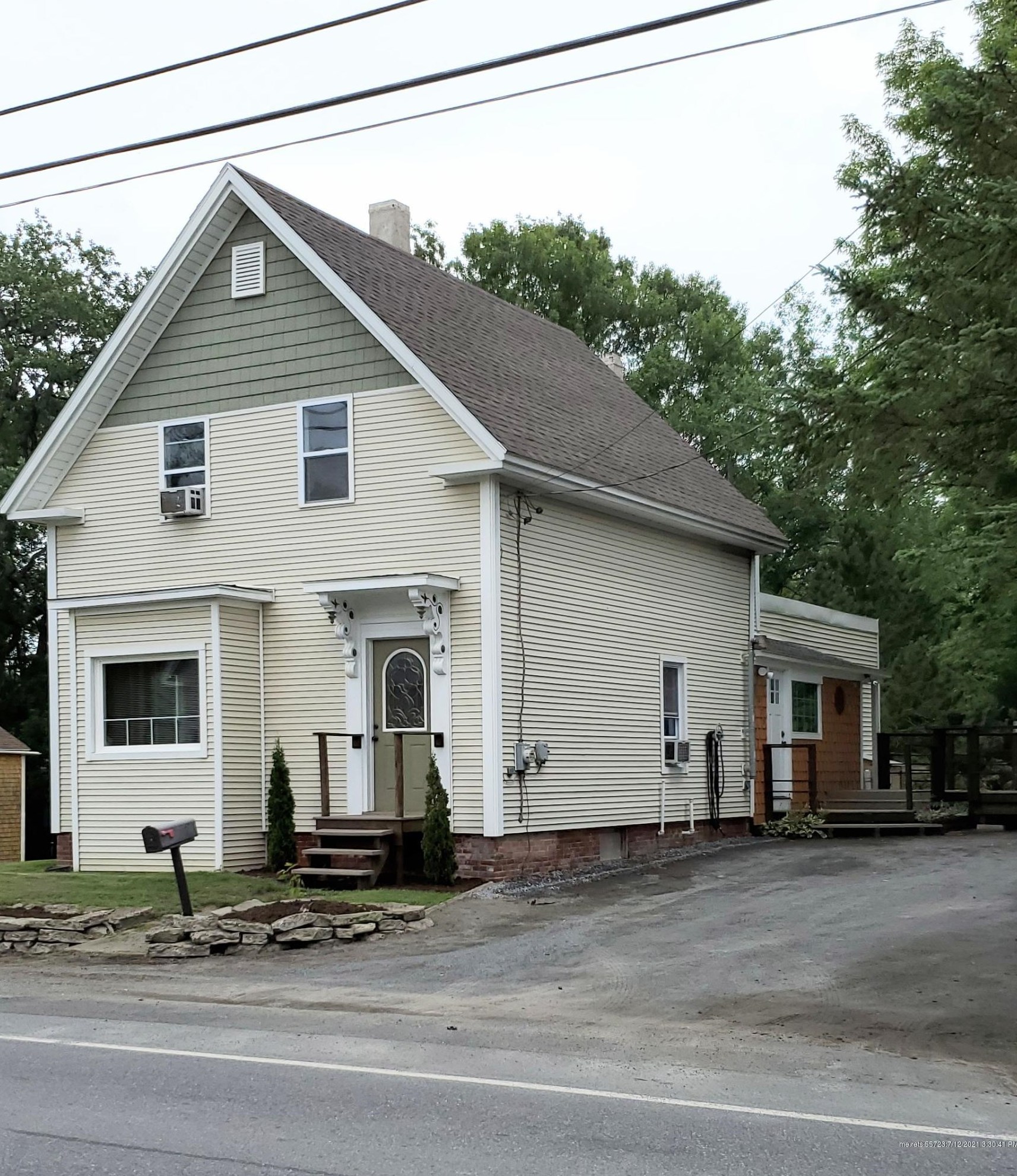 1073 Main St, Clinton, ME 04927