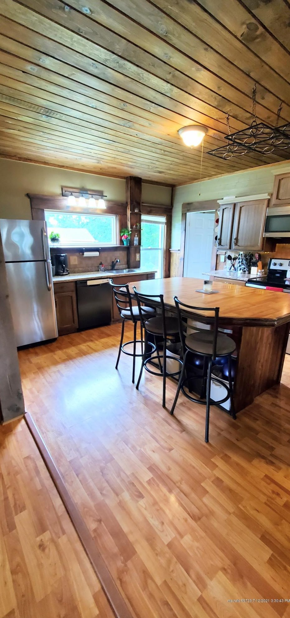 1073 Main St, Clinton ME  04927-3104 exterior