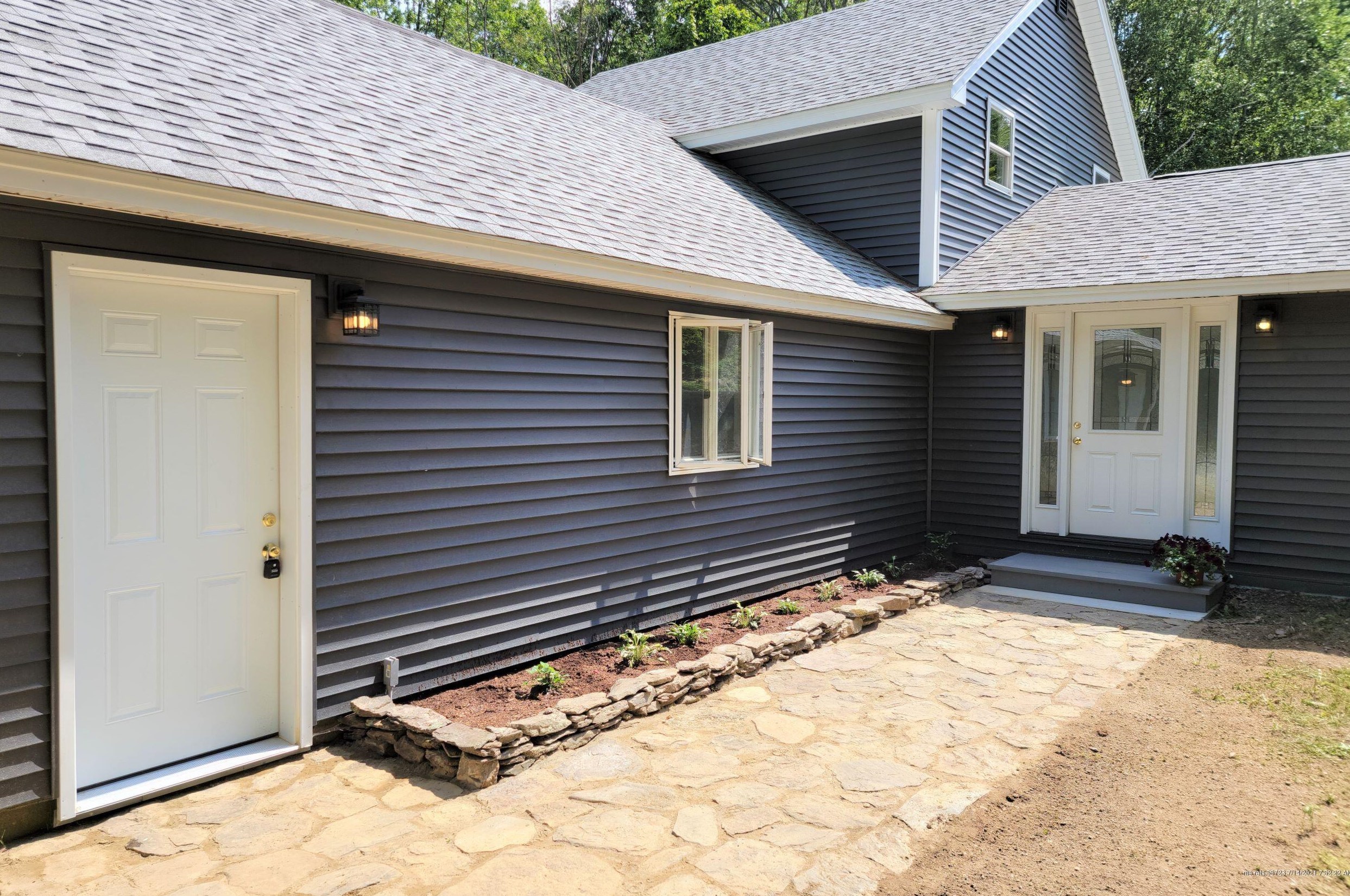 36 Rideout Ln, Pittston, ME 04345