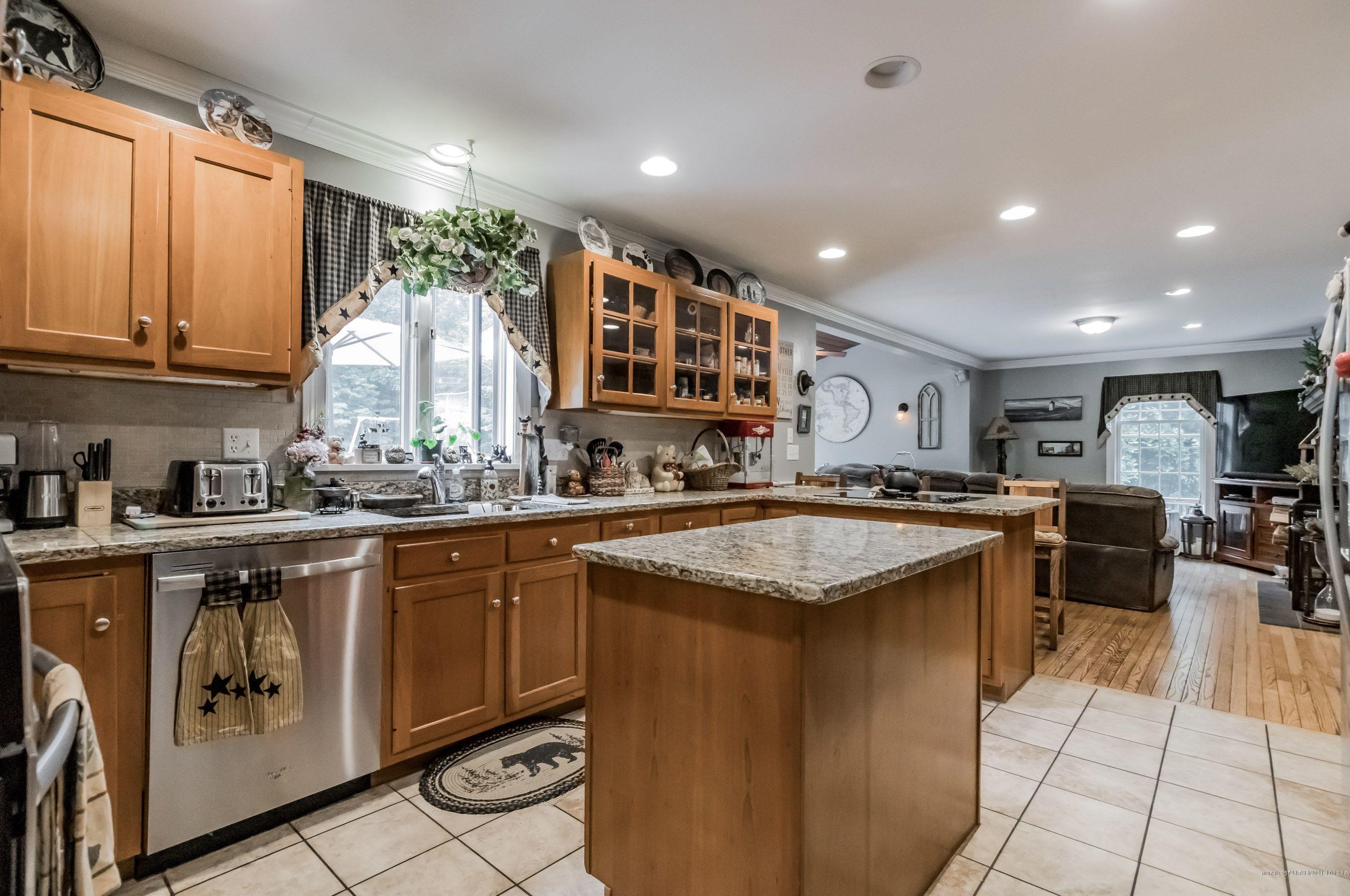 16 Heritage Ln, Windham ME  04062-4982 exterior