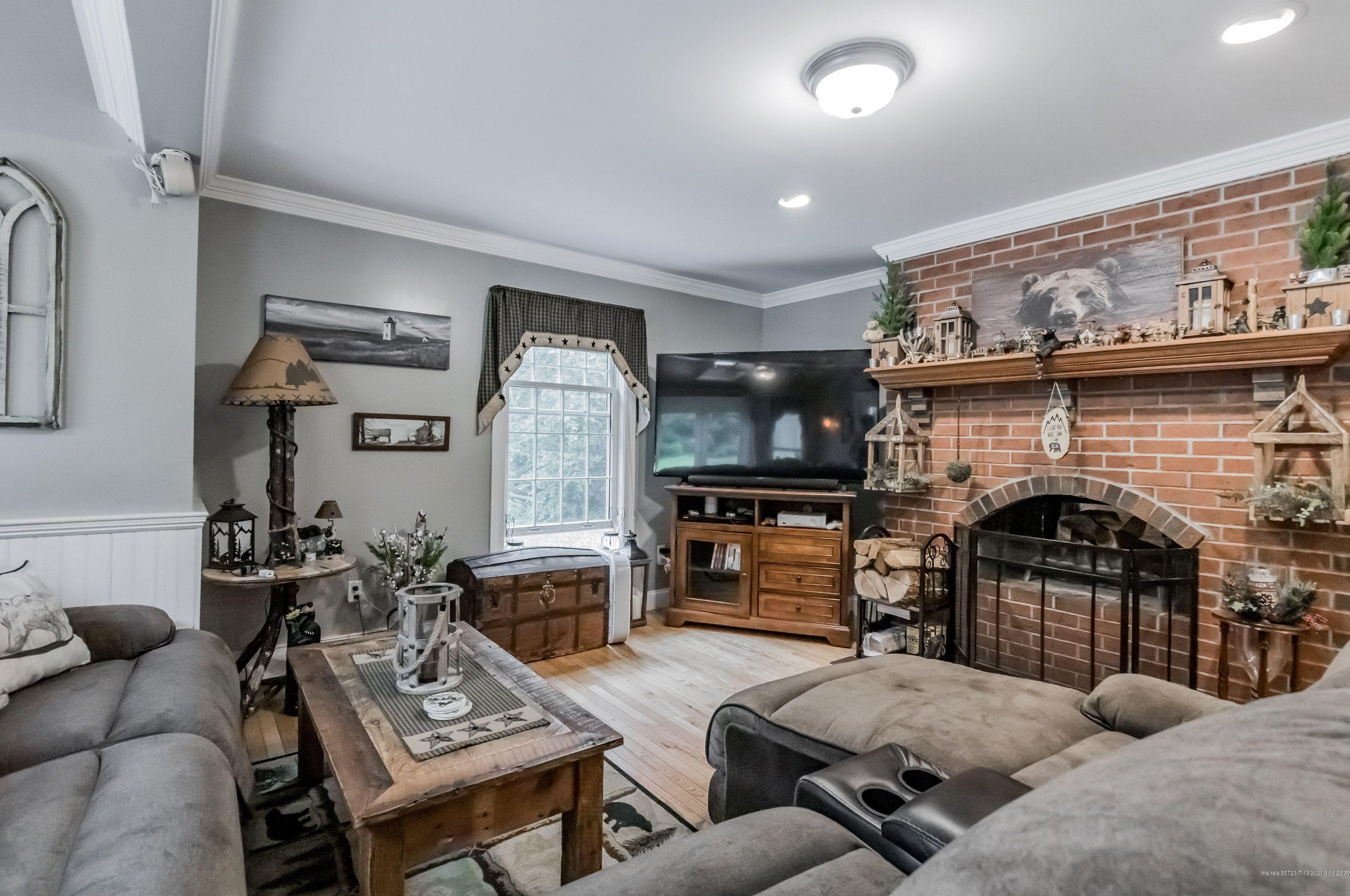 16 Heritage Ln, Windham ME  04062-4982 exterior