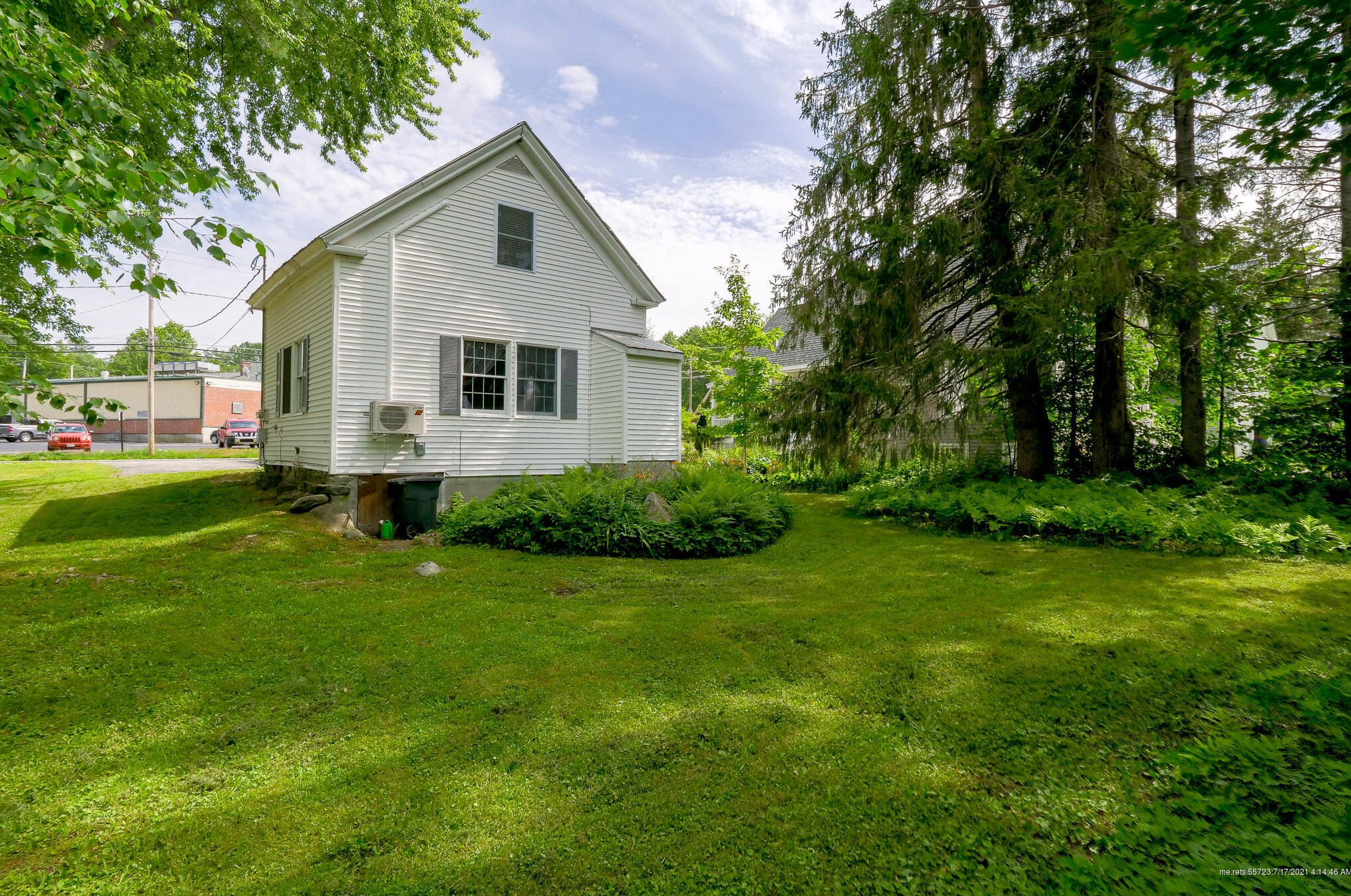 8 High St, Bethel, ME 04217