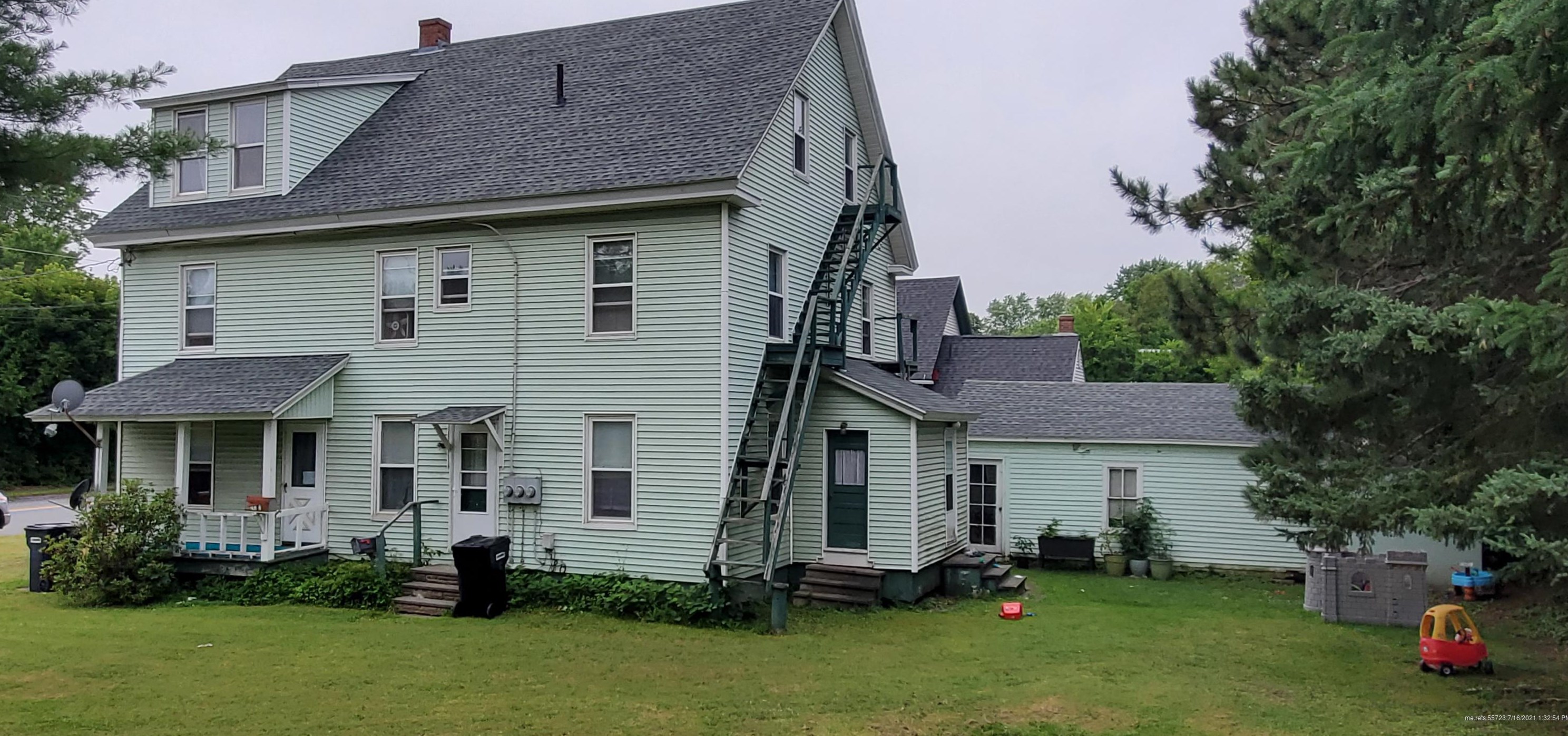 243 Buck St, Bangor ME  04401-6092 exterior