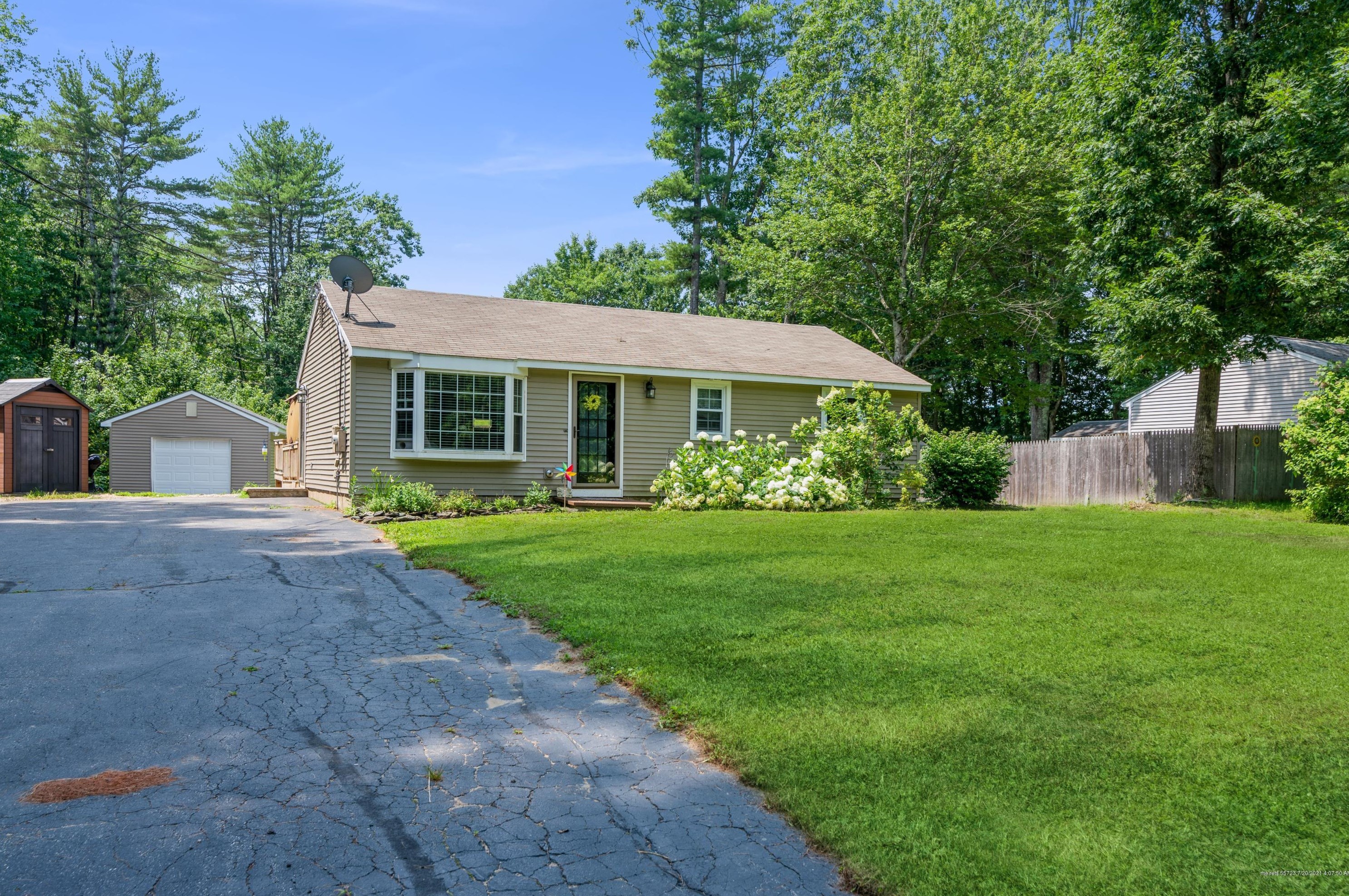 29 Tall Pines Dr, Saco, ME 04072-9547
