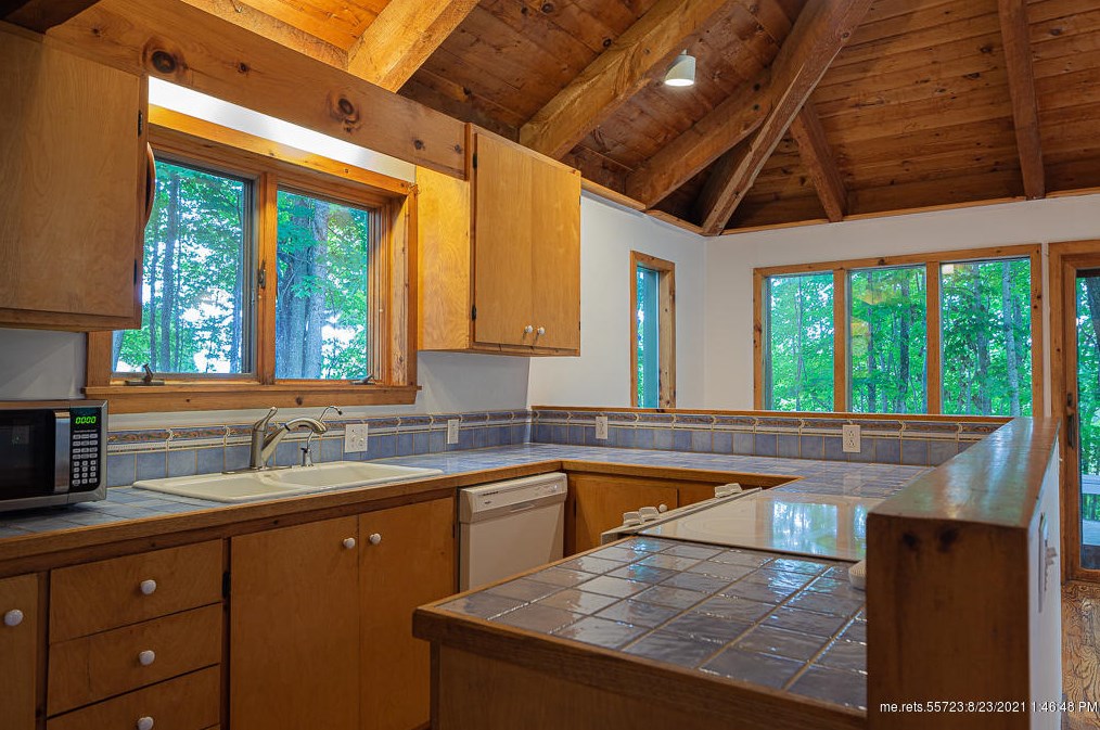 275 8 Rod Rd, Waterville, ME 04901