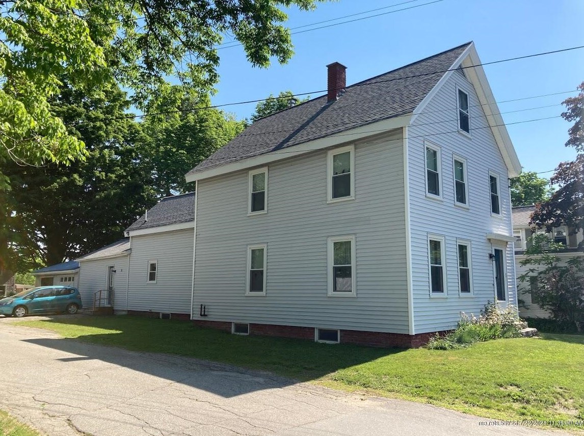 5 Stone St Pl, Farmingdale, ME 04344