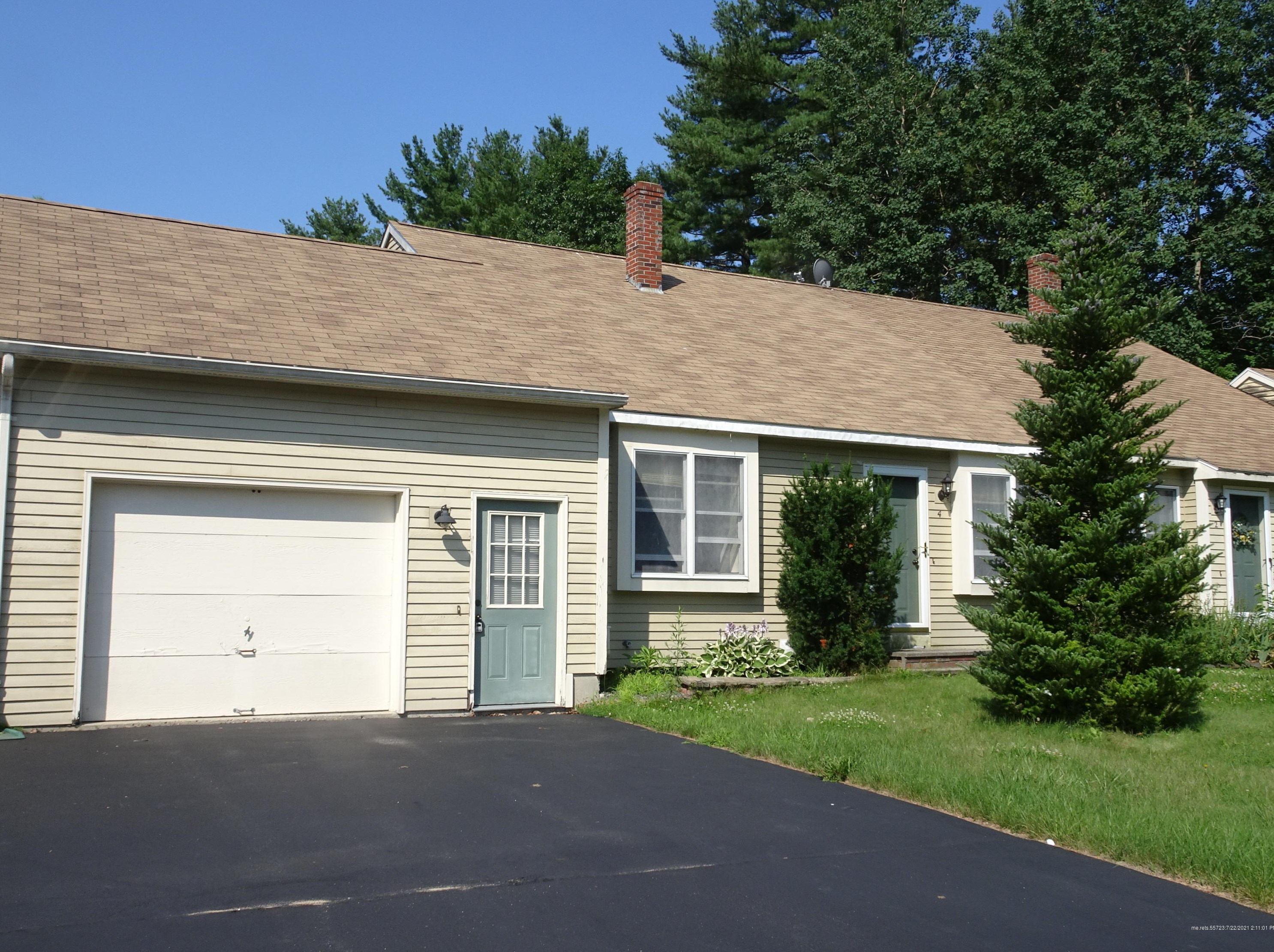 4 Village Ln, Westbrook, ME 04092-4067