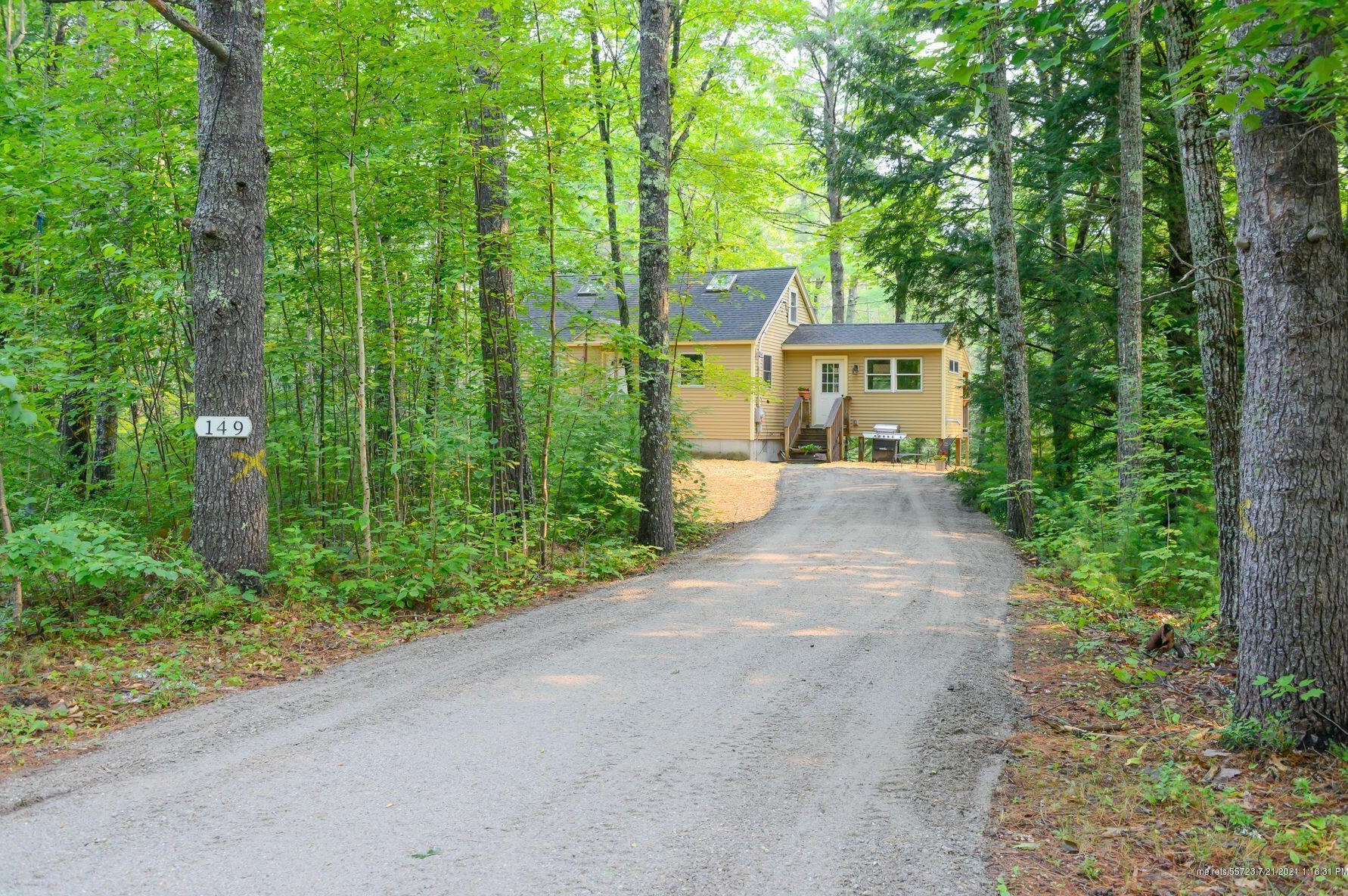 149 Maplewood Dr, Naples, ME 04055