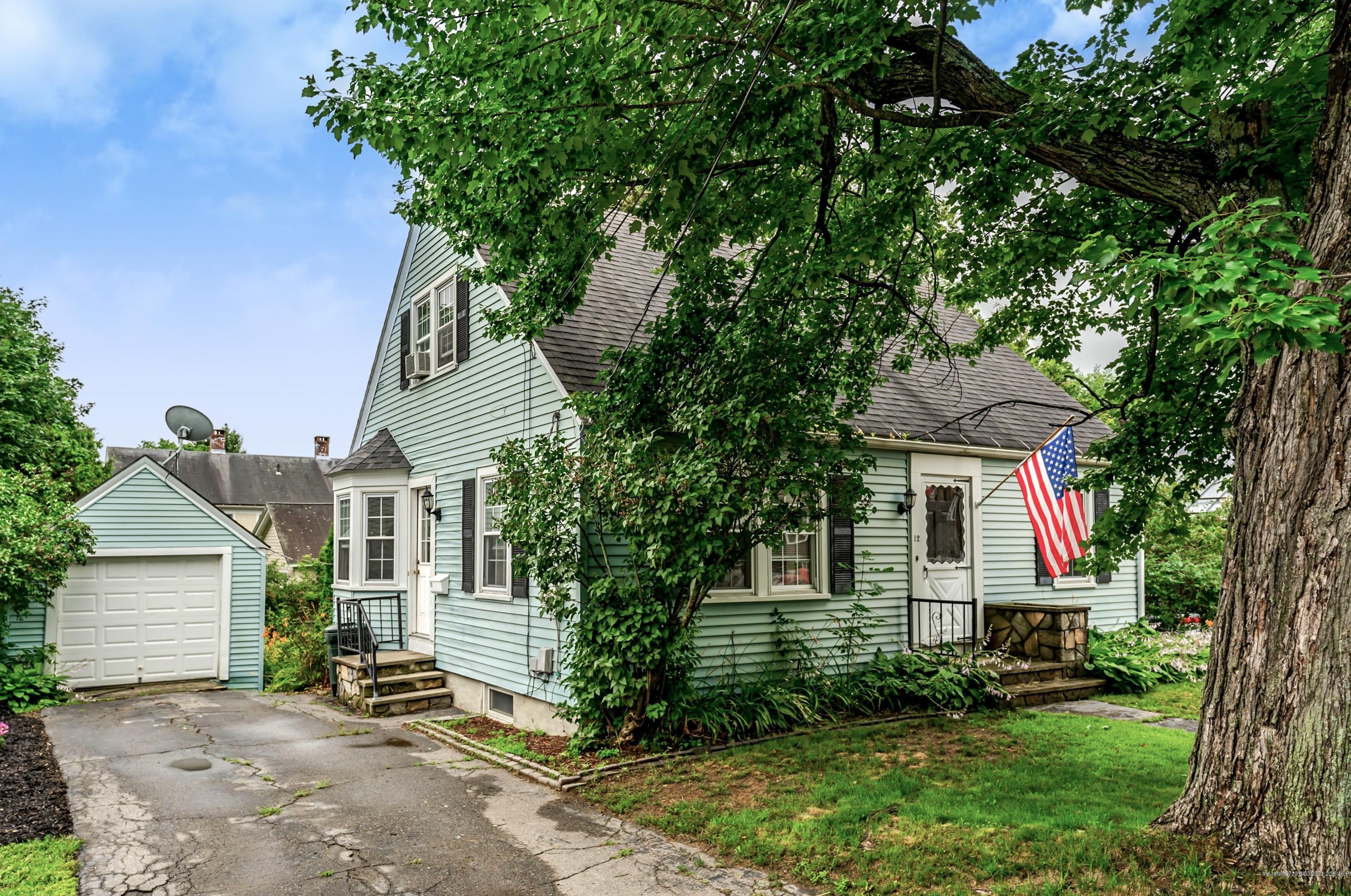 12 Longwood Ave, Augusta, ME 04330