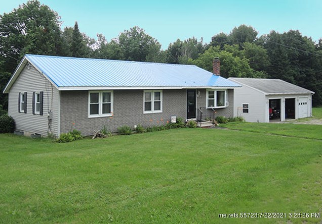 4 Andrews Rd, Winthrop, ME 04364