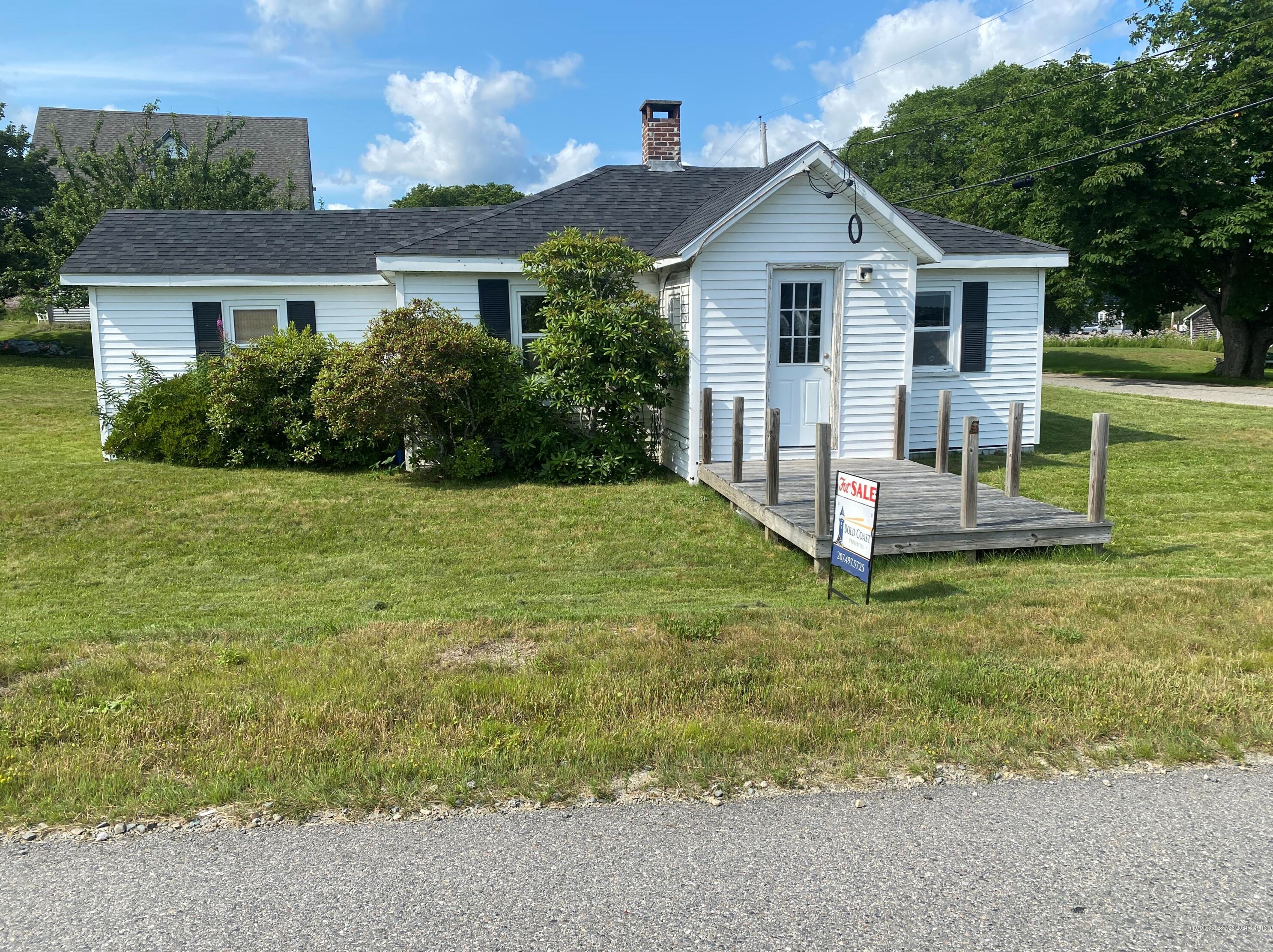 15 W Main St, Jonesport, ME 04649