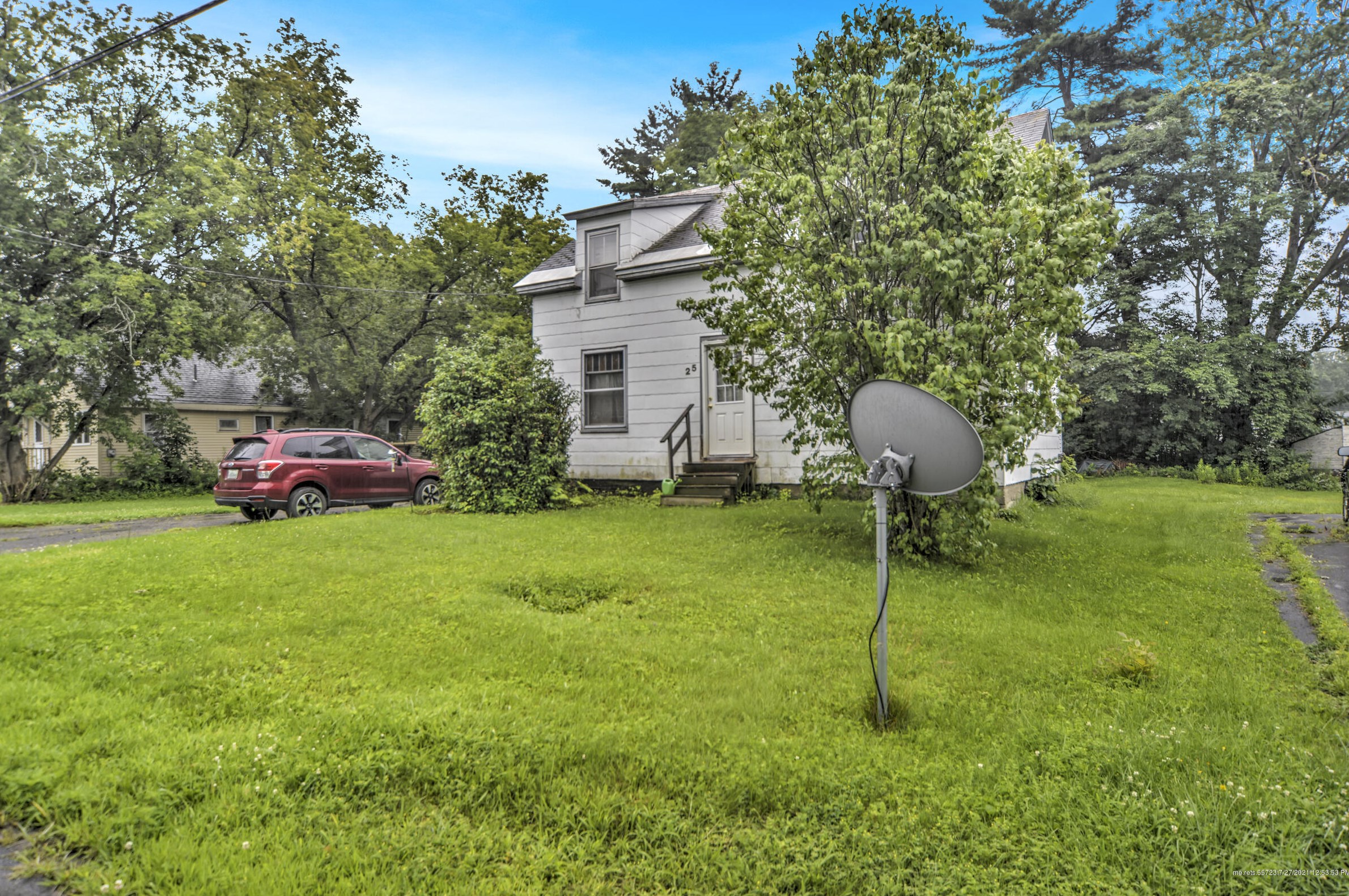 25 Robinson St, Fairfield, ME 04937