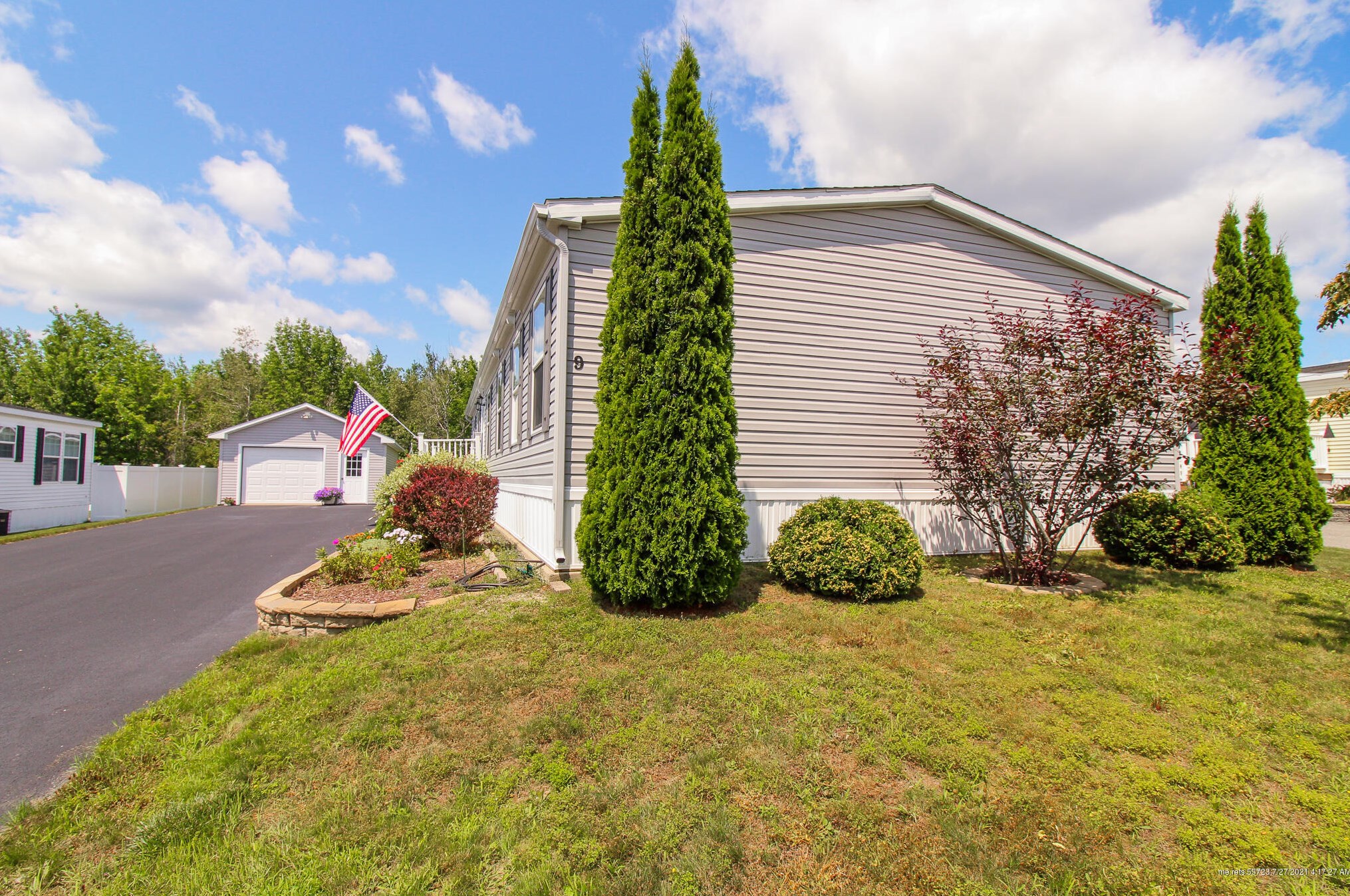 9 Ledge Cir, Bangor ME  04401-2594 exterior