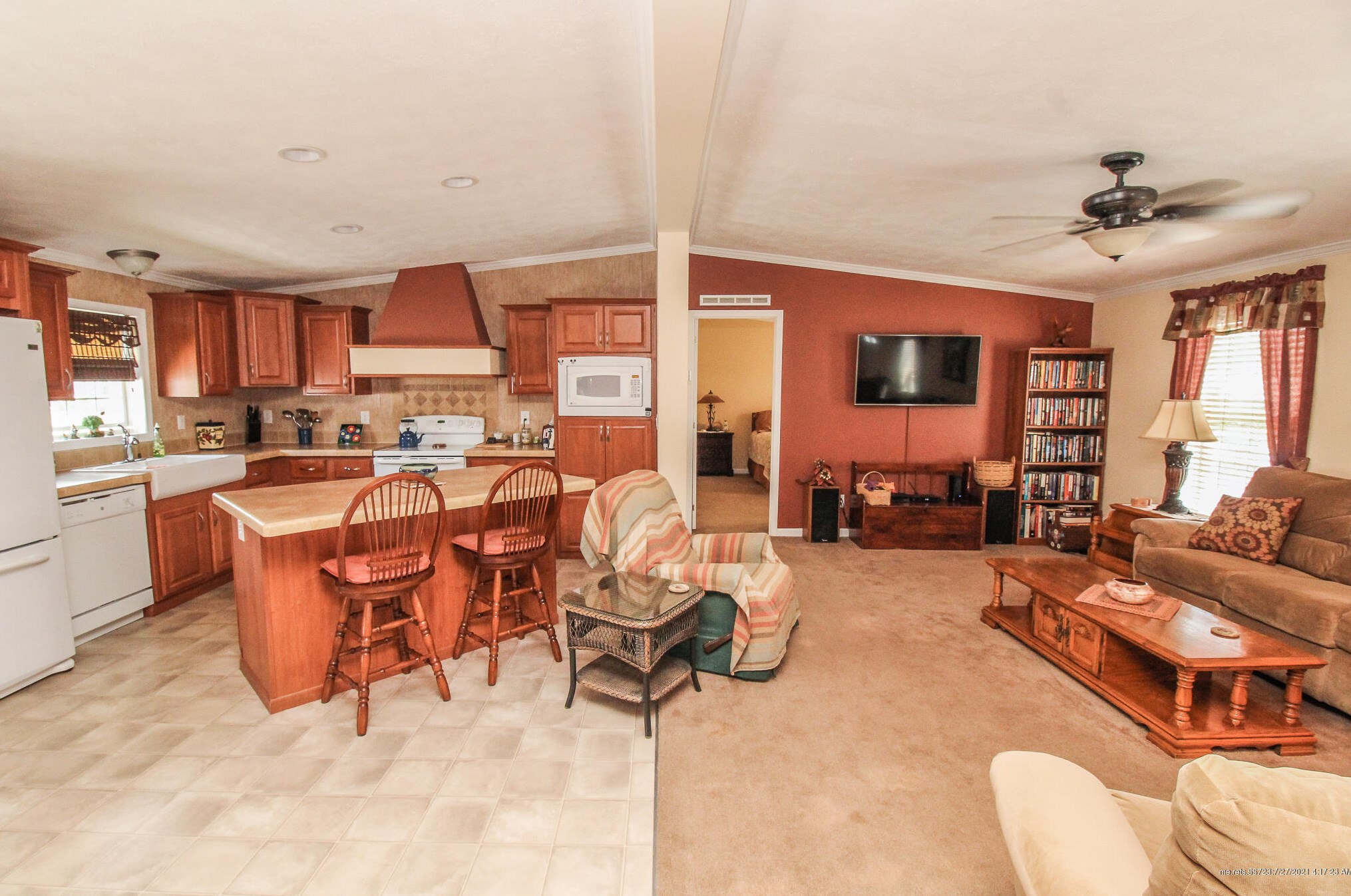 9 Ledge Cir, Bangor ME  04401-2594 exterior