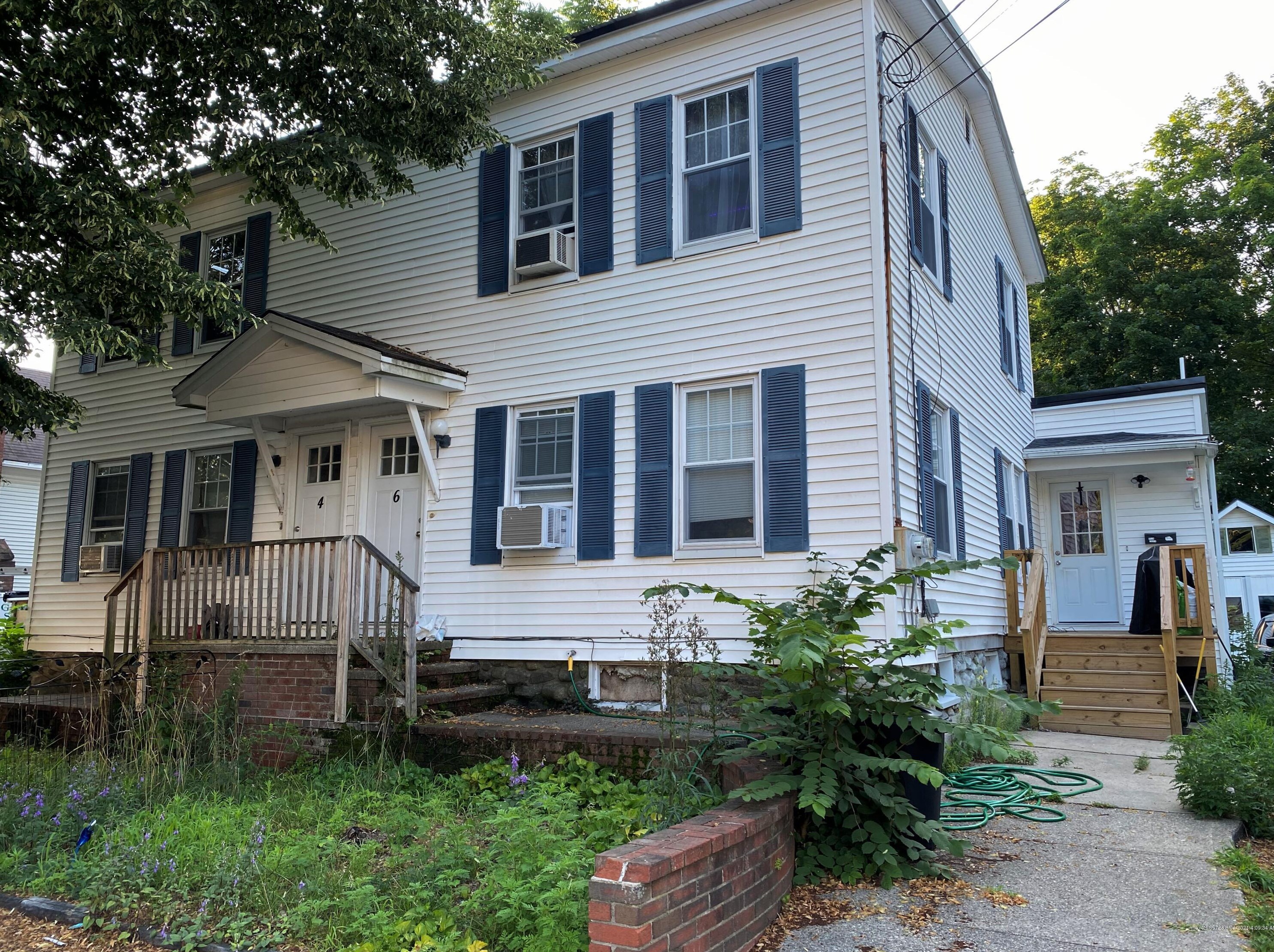 46 Grove Ave, Sanford, ME 04073