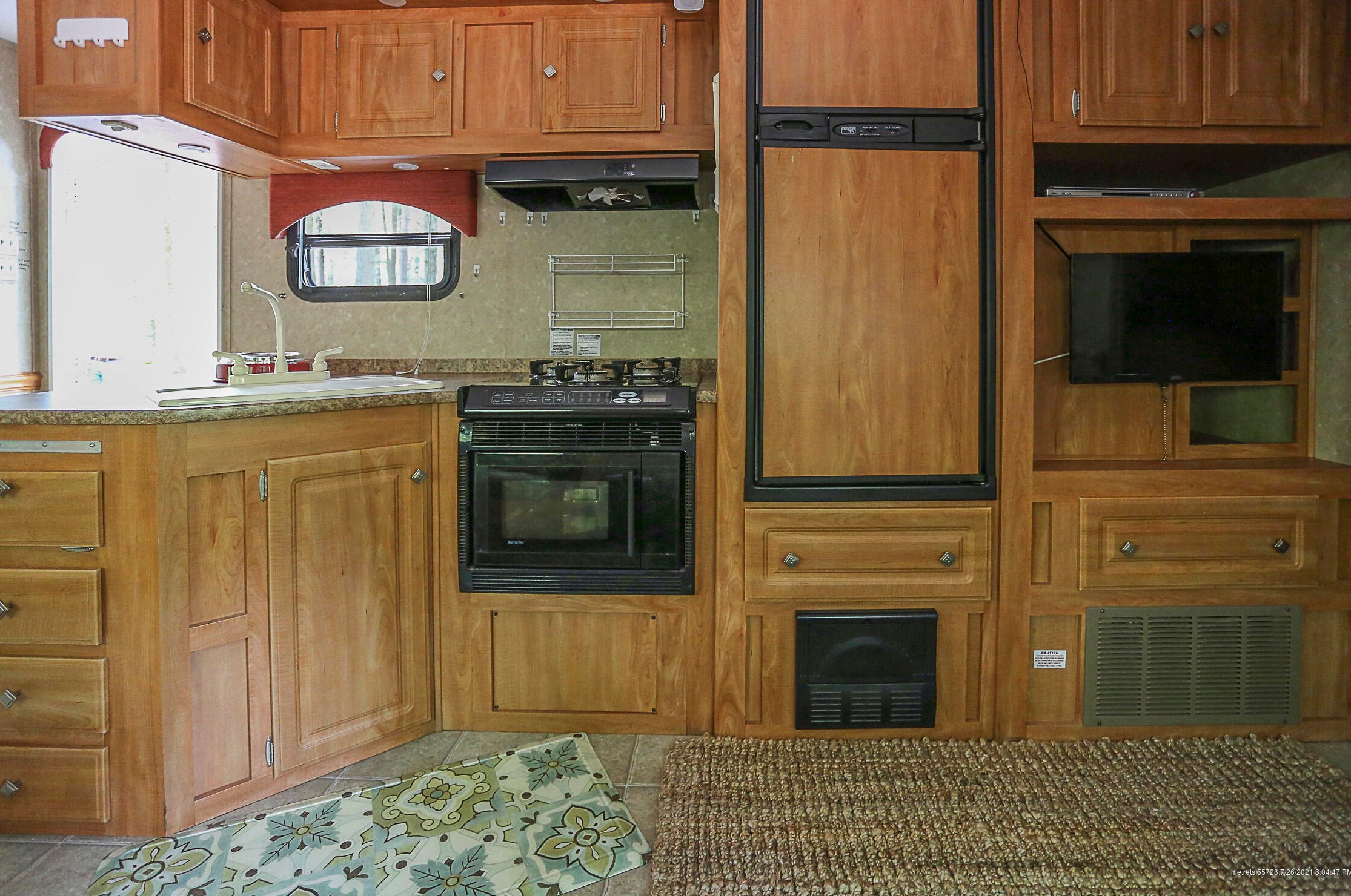 6 Boslee Dr, Brooks ME  04921-3155 exterior