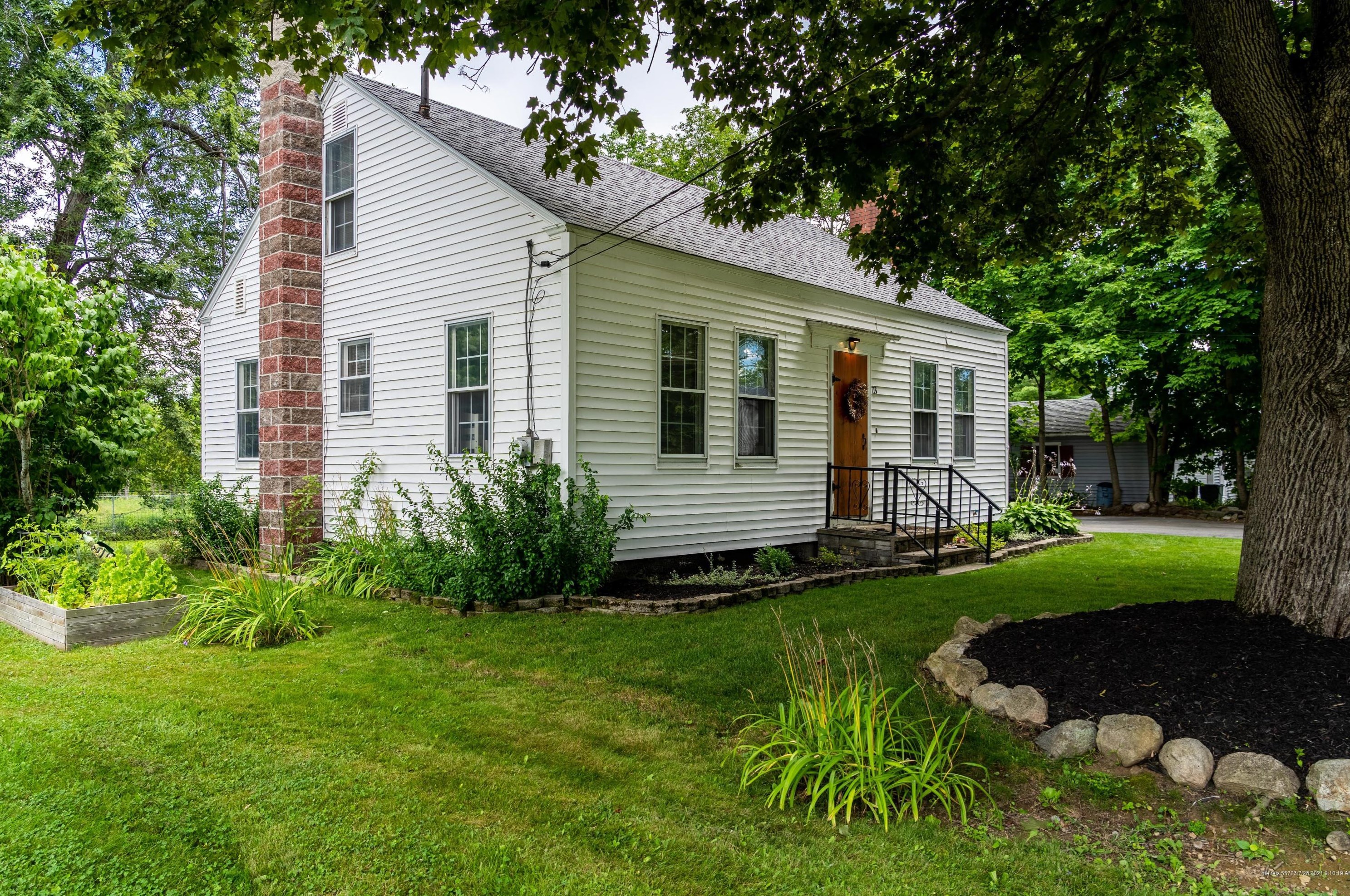 73 Old Winthrop Rd, Augusta, ME 04330