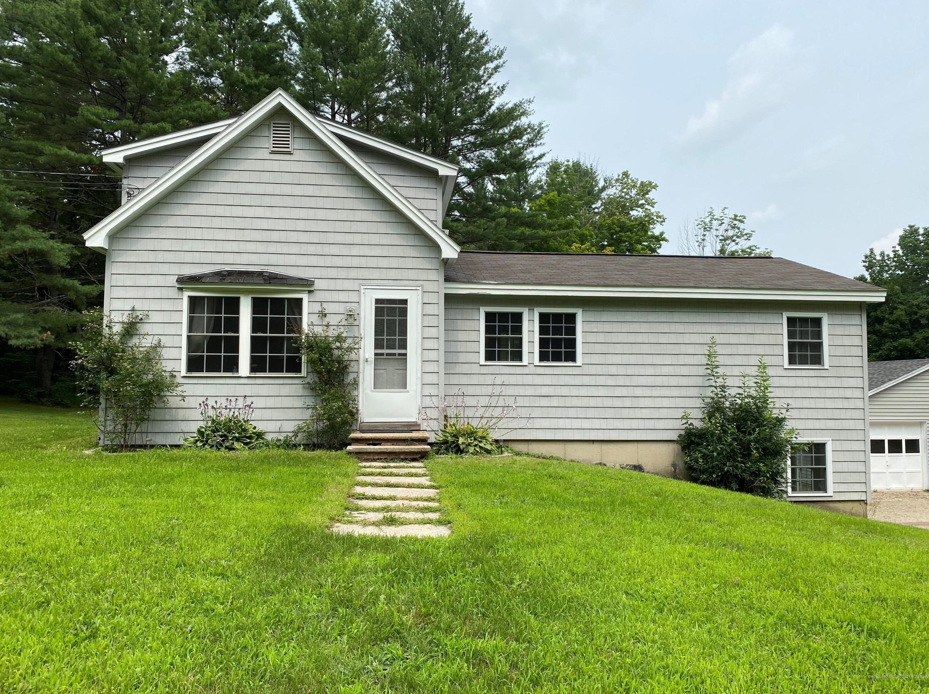 9 Sams Rd, Minot, ME 04258-5035