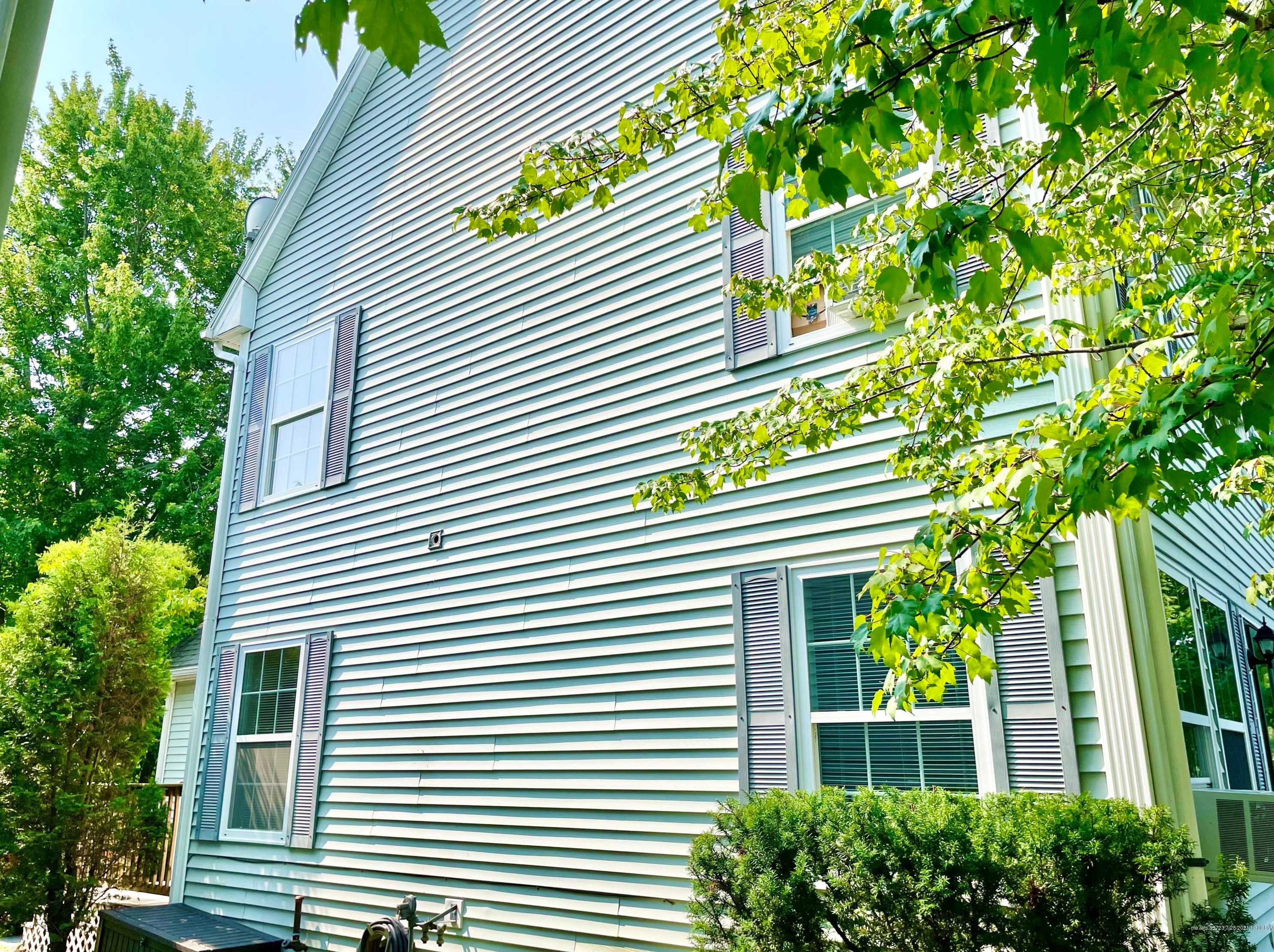 5 Latham St, Portland ME  04106-4257 exterior