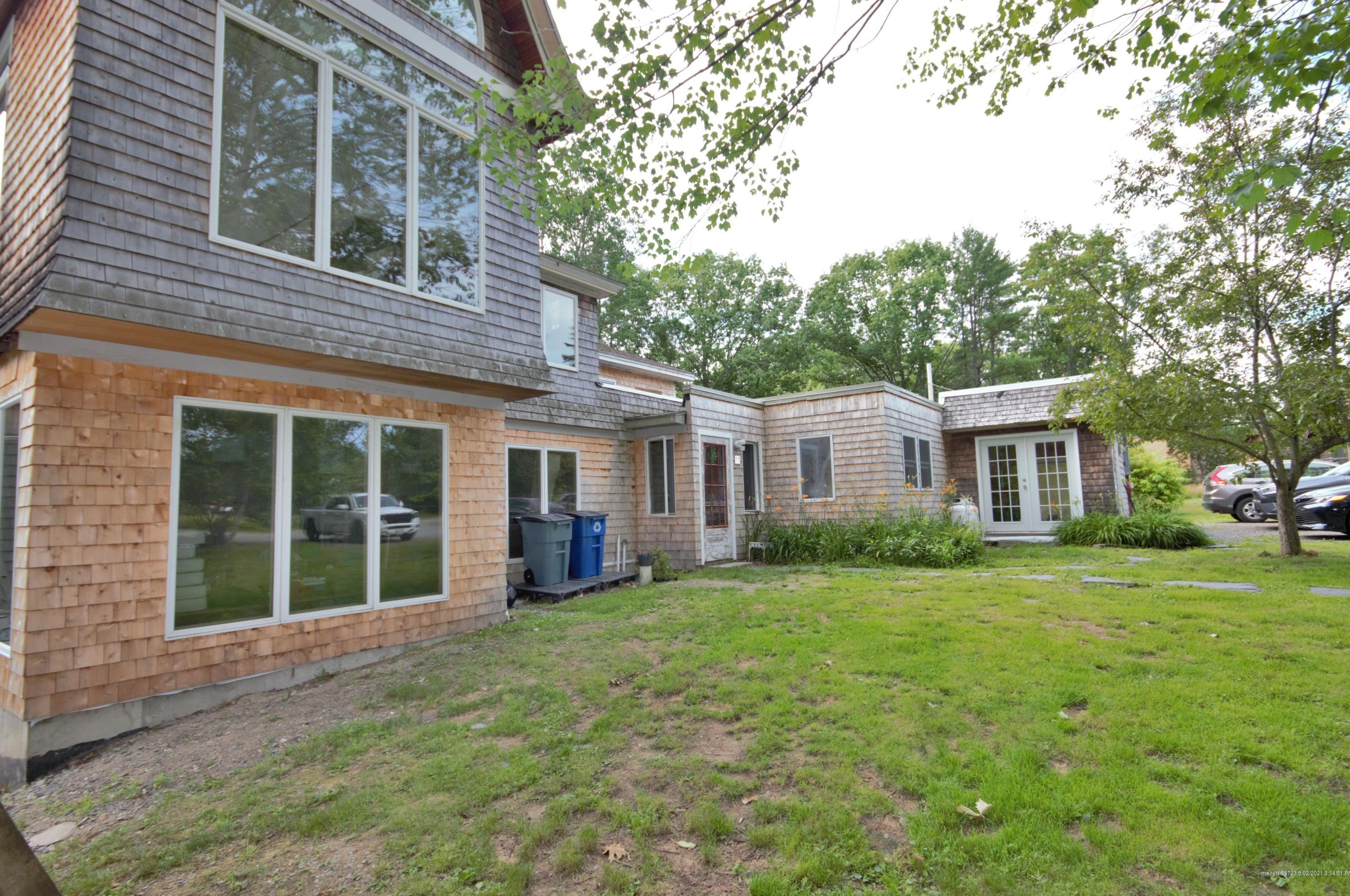 11 Ledge Hill Rd, Orono, ME 04473