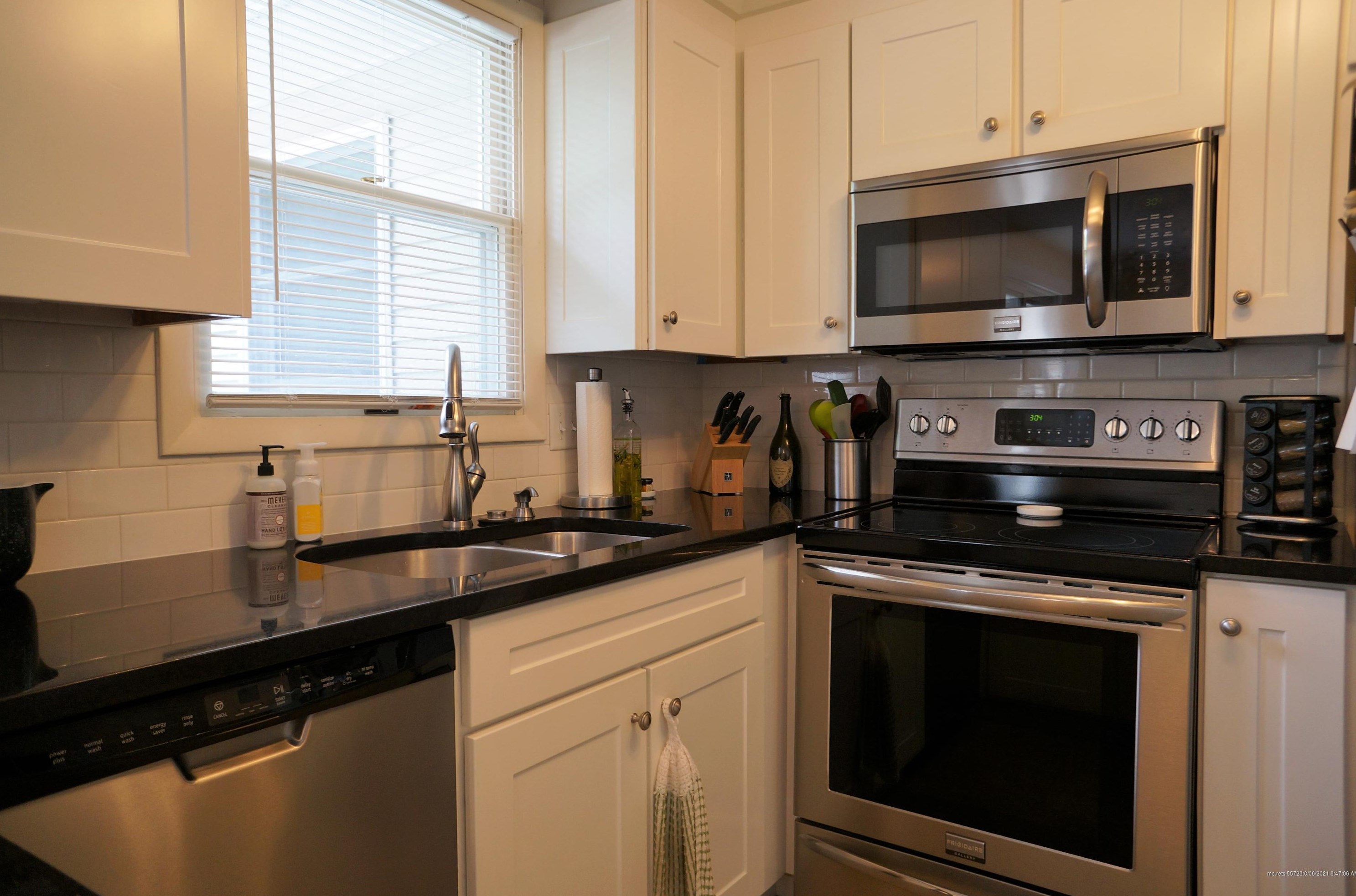 80 Primrose Ln, Portland ME  04103-1615 exterior