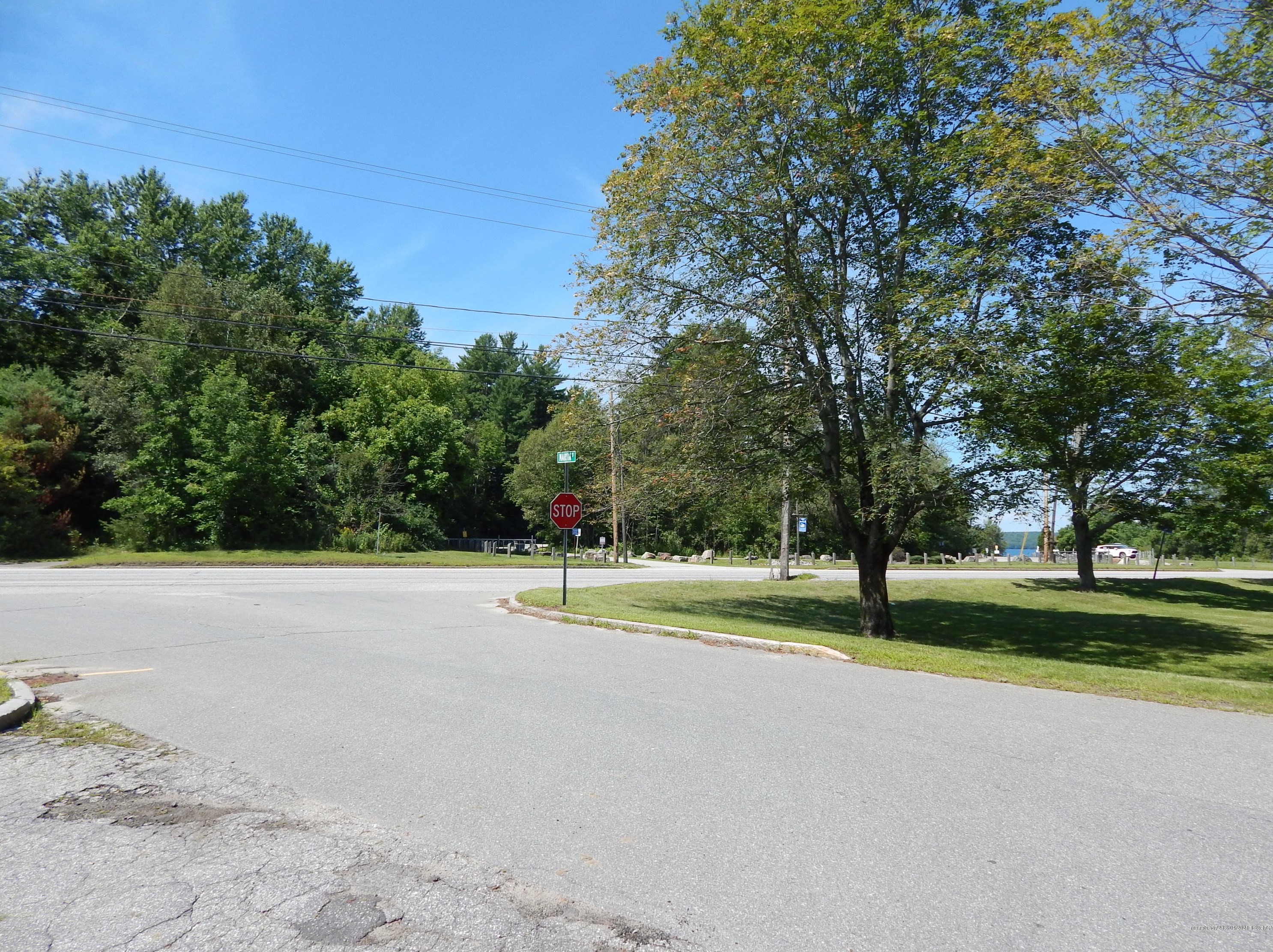 9 Martin St, Auburn ME 04210-6530 exterior