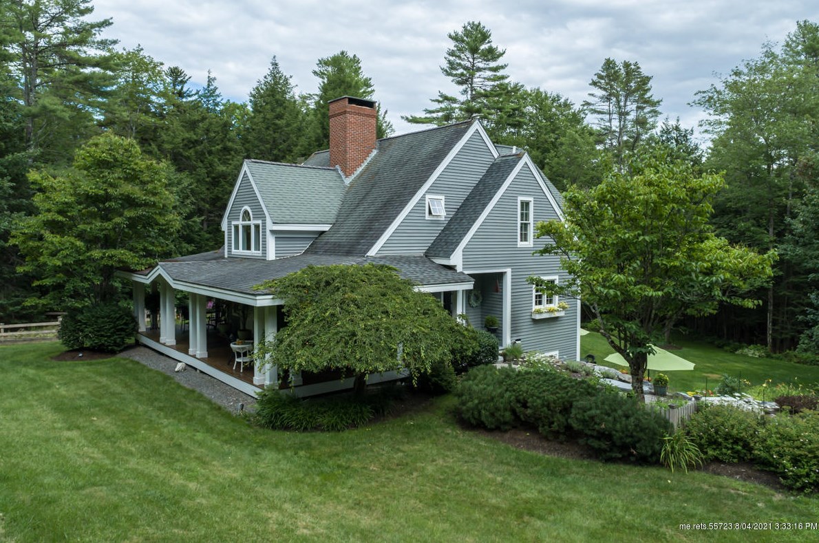 23 Carriage Rd, Freeport, ME 04032