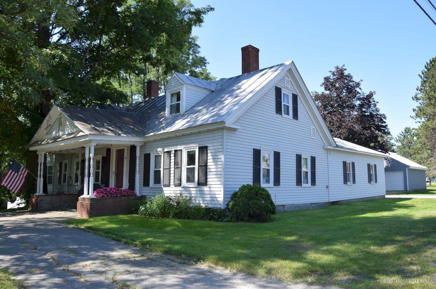 4 New Portland Rd, Embden, ME 04958