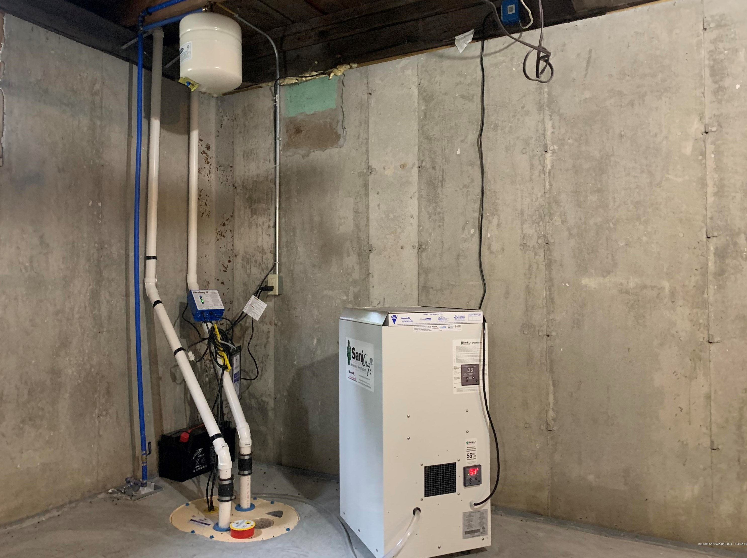 28 Winter St, Madison ME  04950-1414 exterior