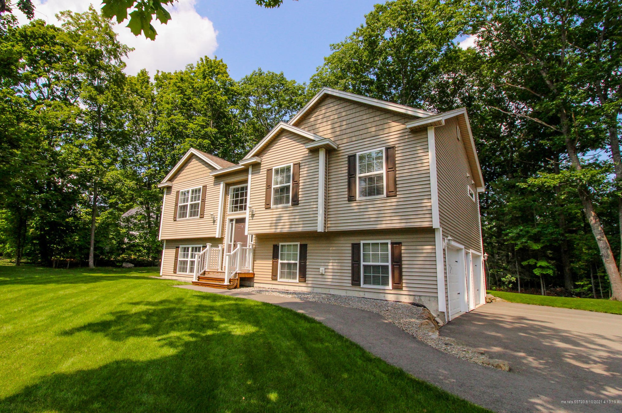 9 Sunrise Ln, Newburgh, ME 04444