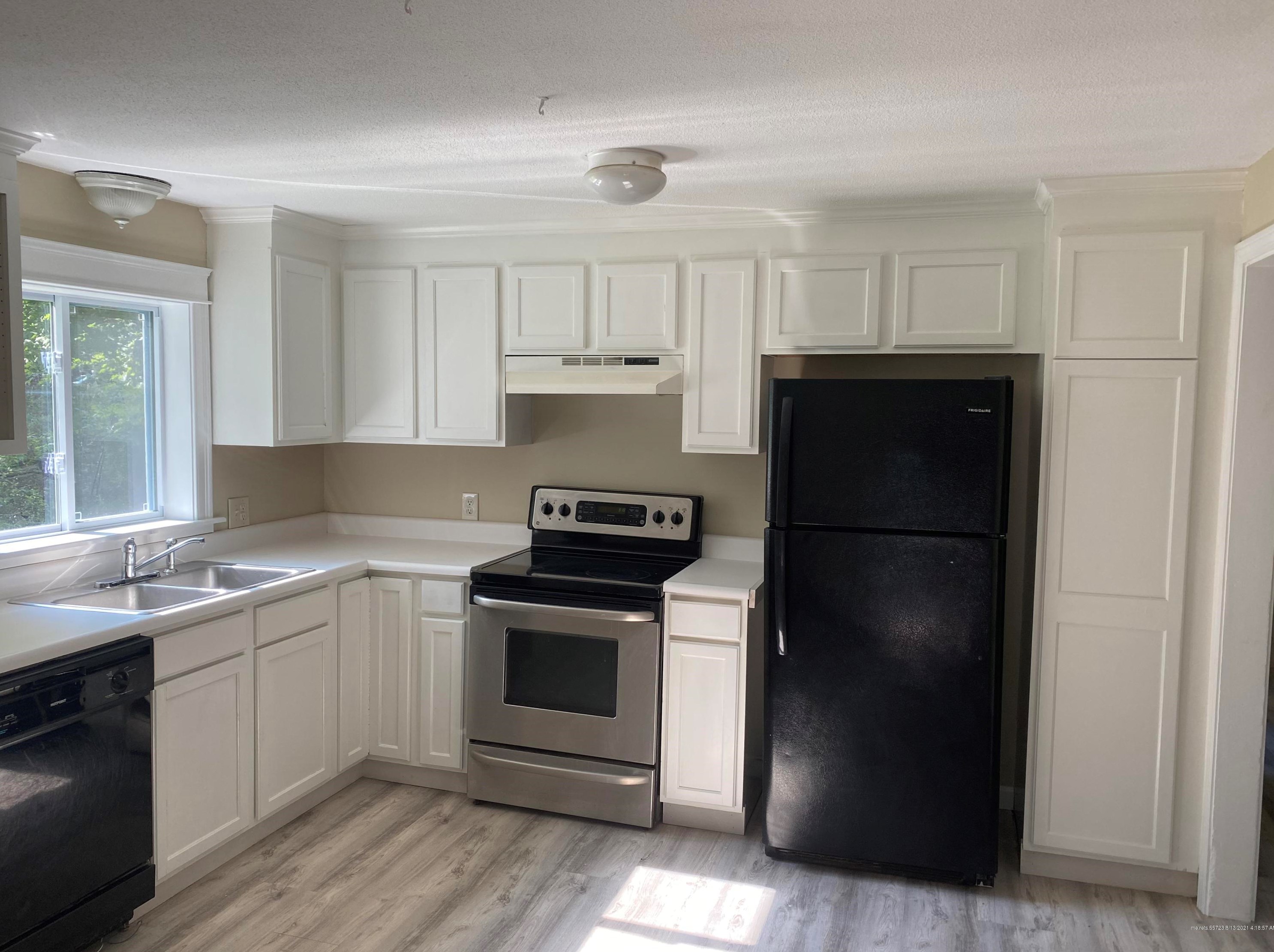 138 W Gray Rd, Gray, ME 04039