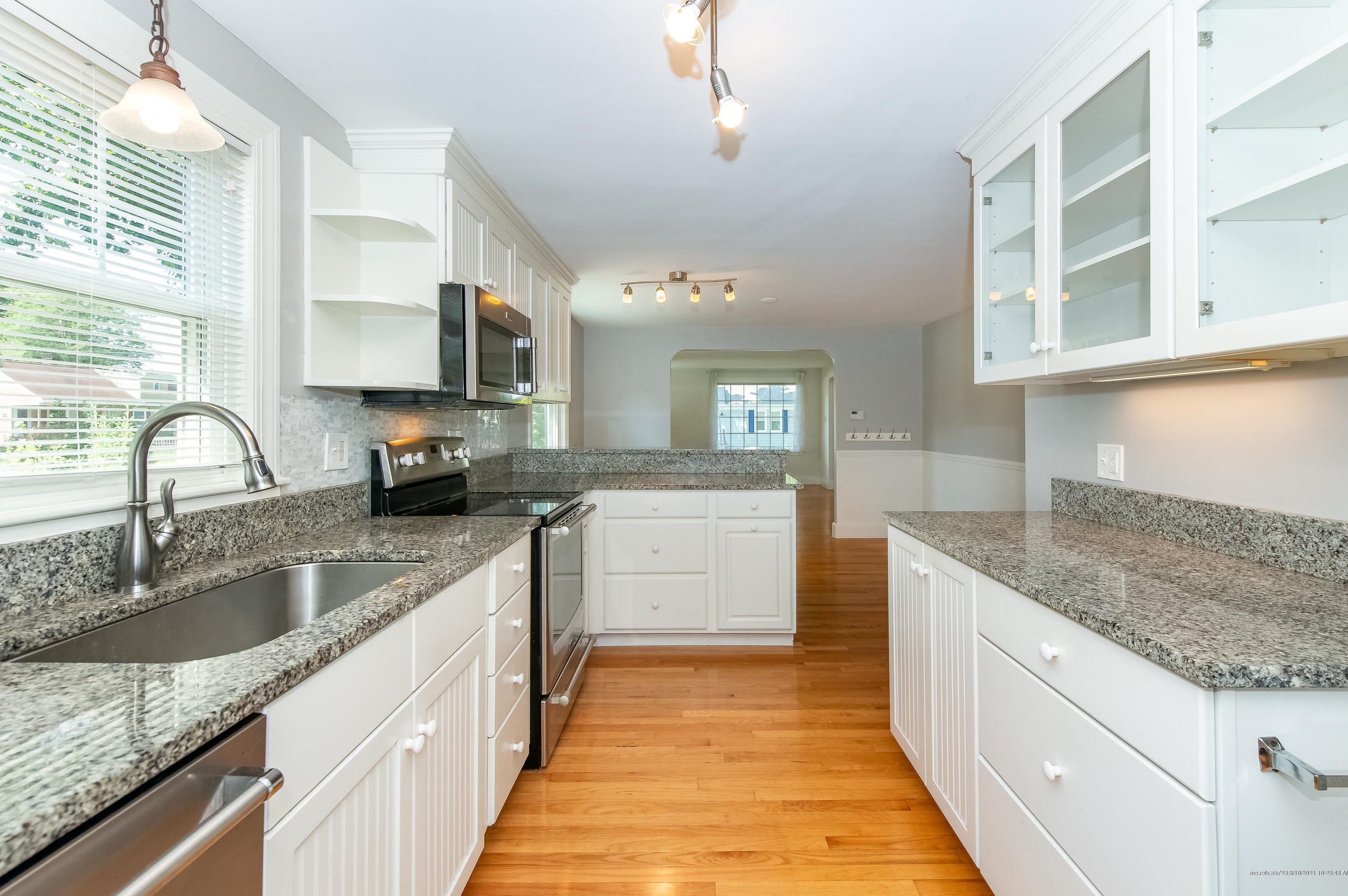 40 Scamman St, Portland, ME 04106-4534