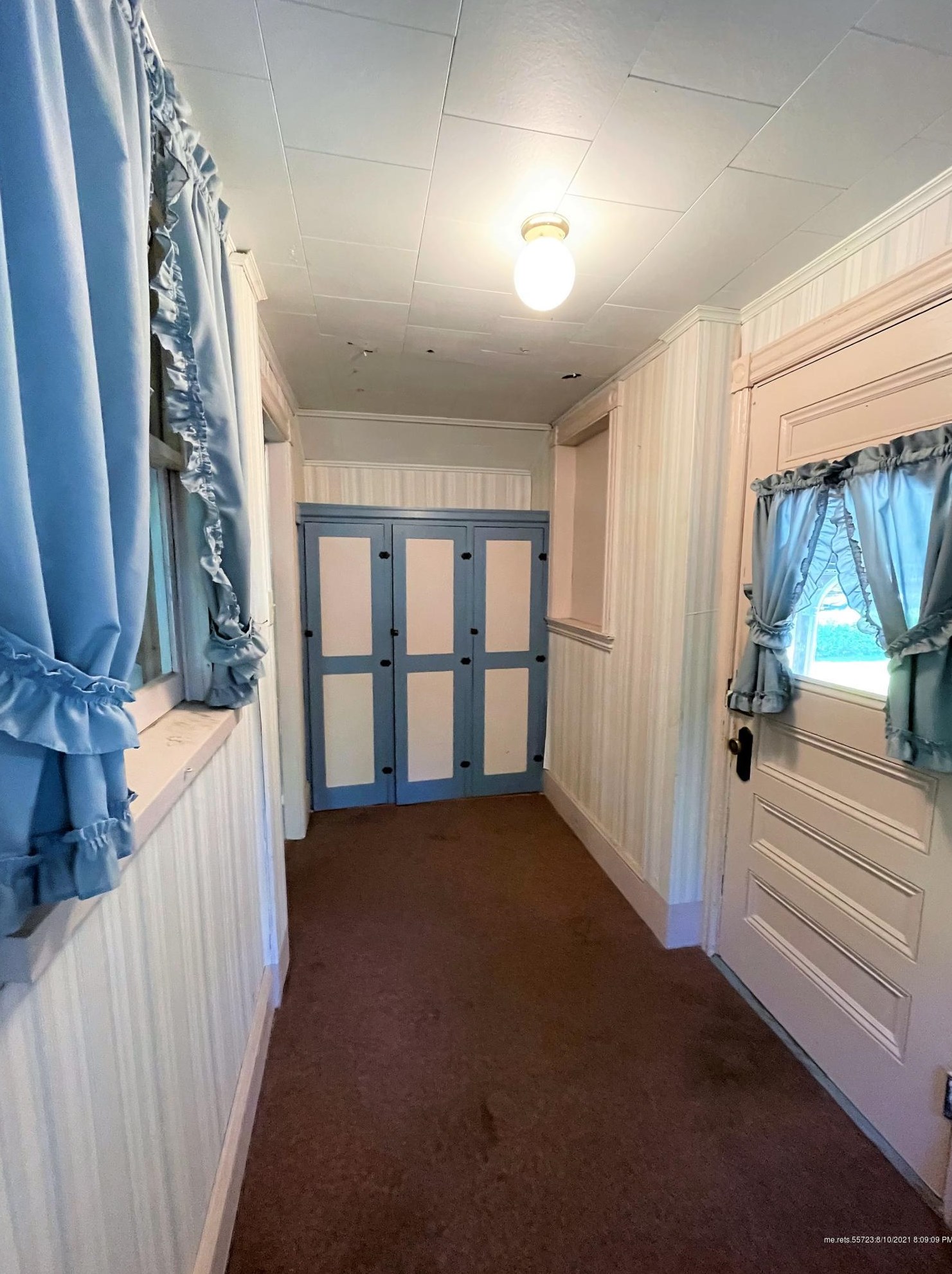 91 Pleasant St, Westbrook ME  04092-4028 exterior