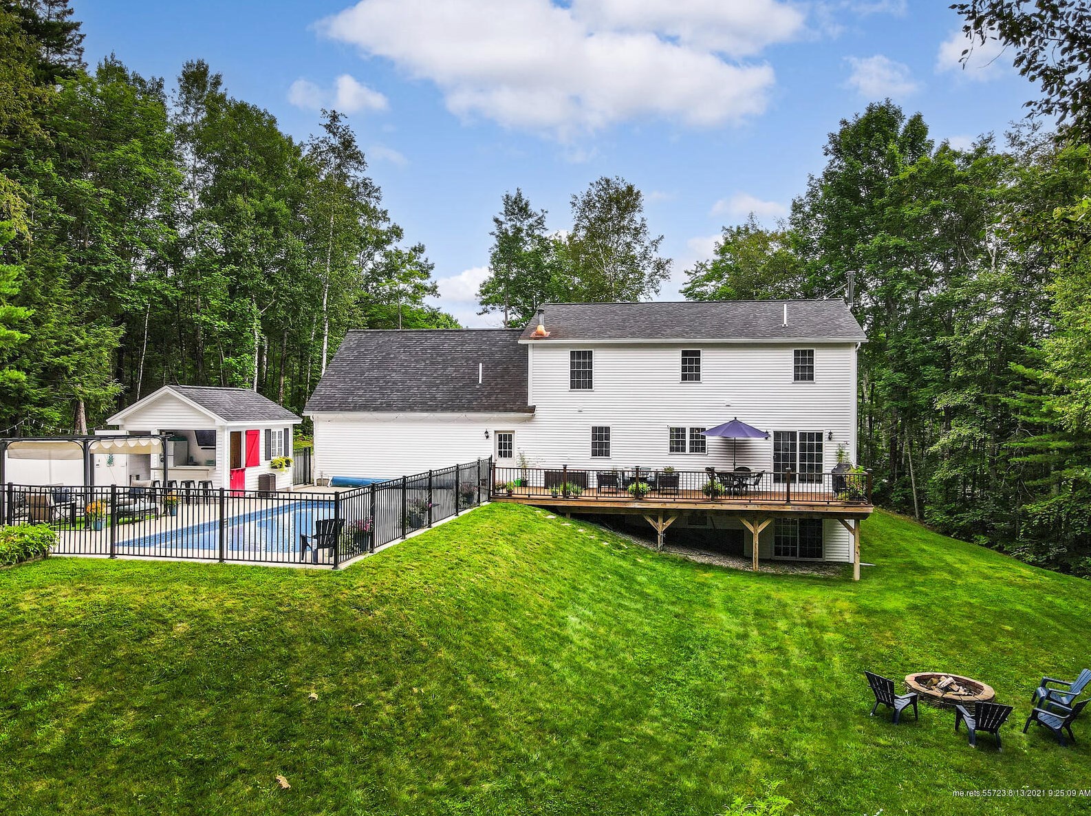 29 Rowe Ln, Rome, ME 04963