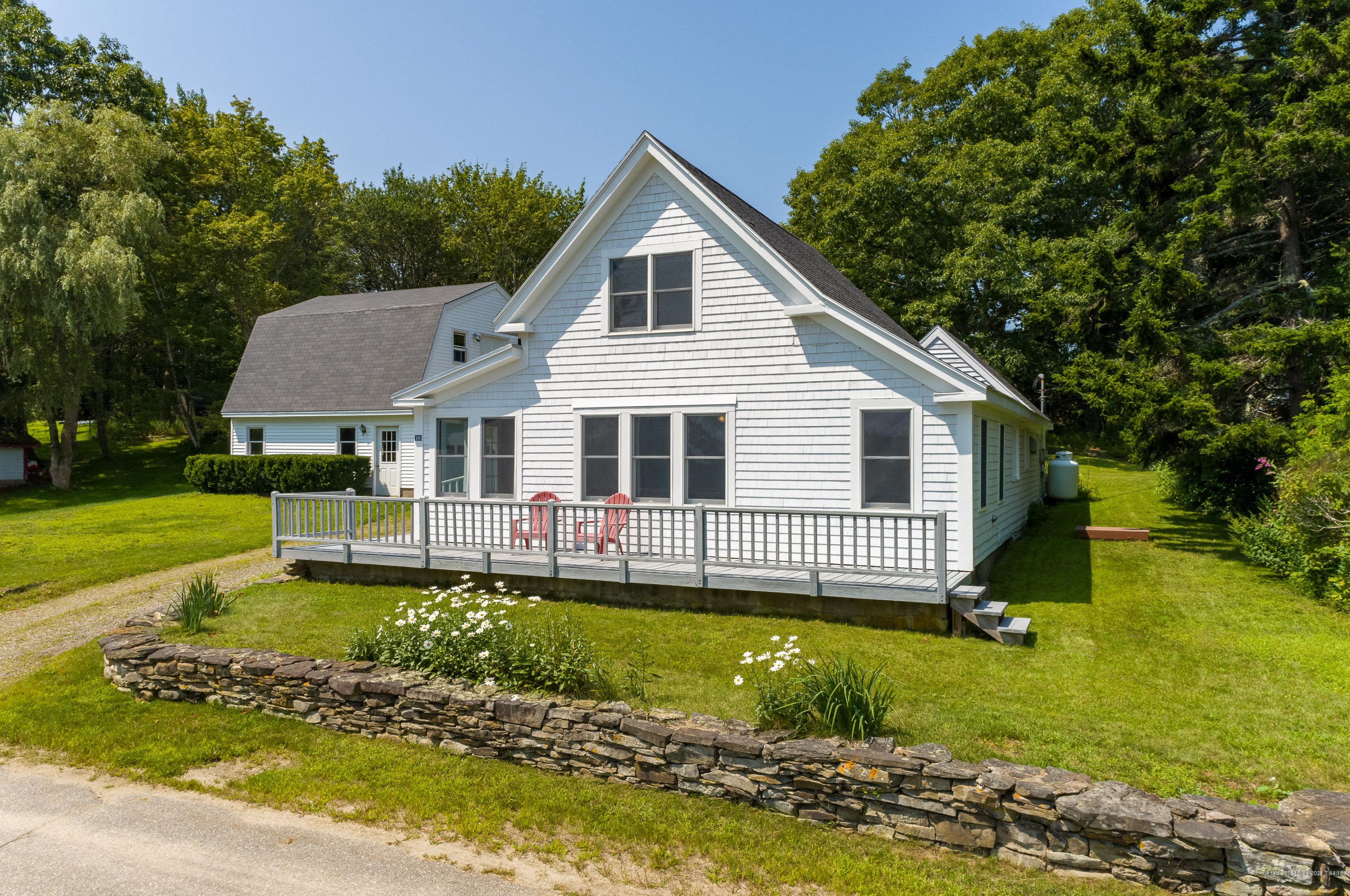 18 Leeman Rd, Orrs Island, ME 04066
