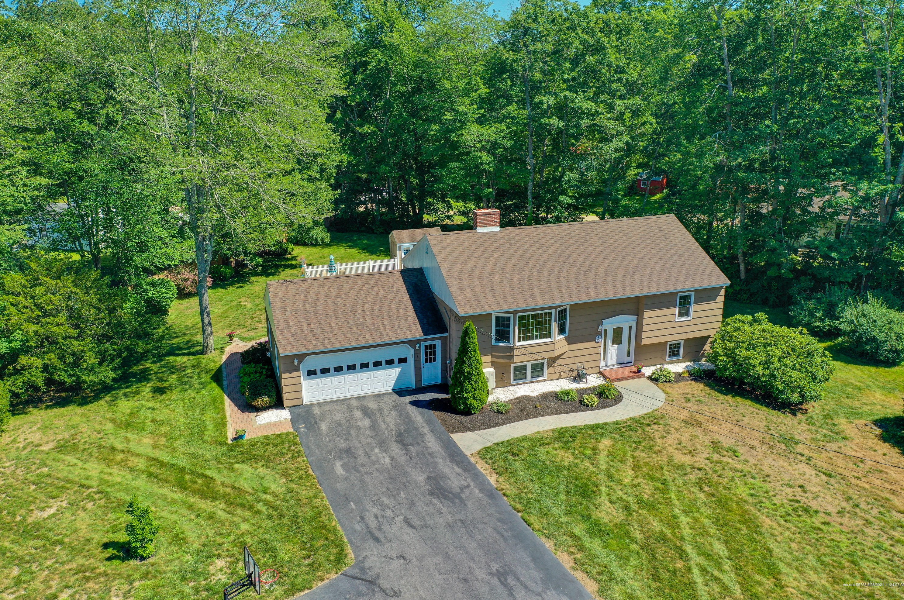 4 Forest Ln, Kennebunk ME  04043-6919 exterior