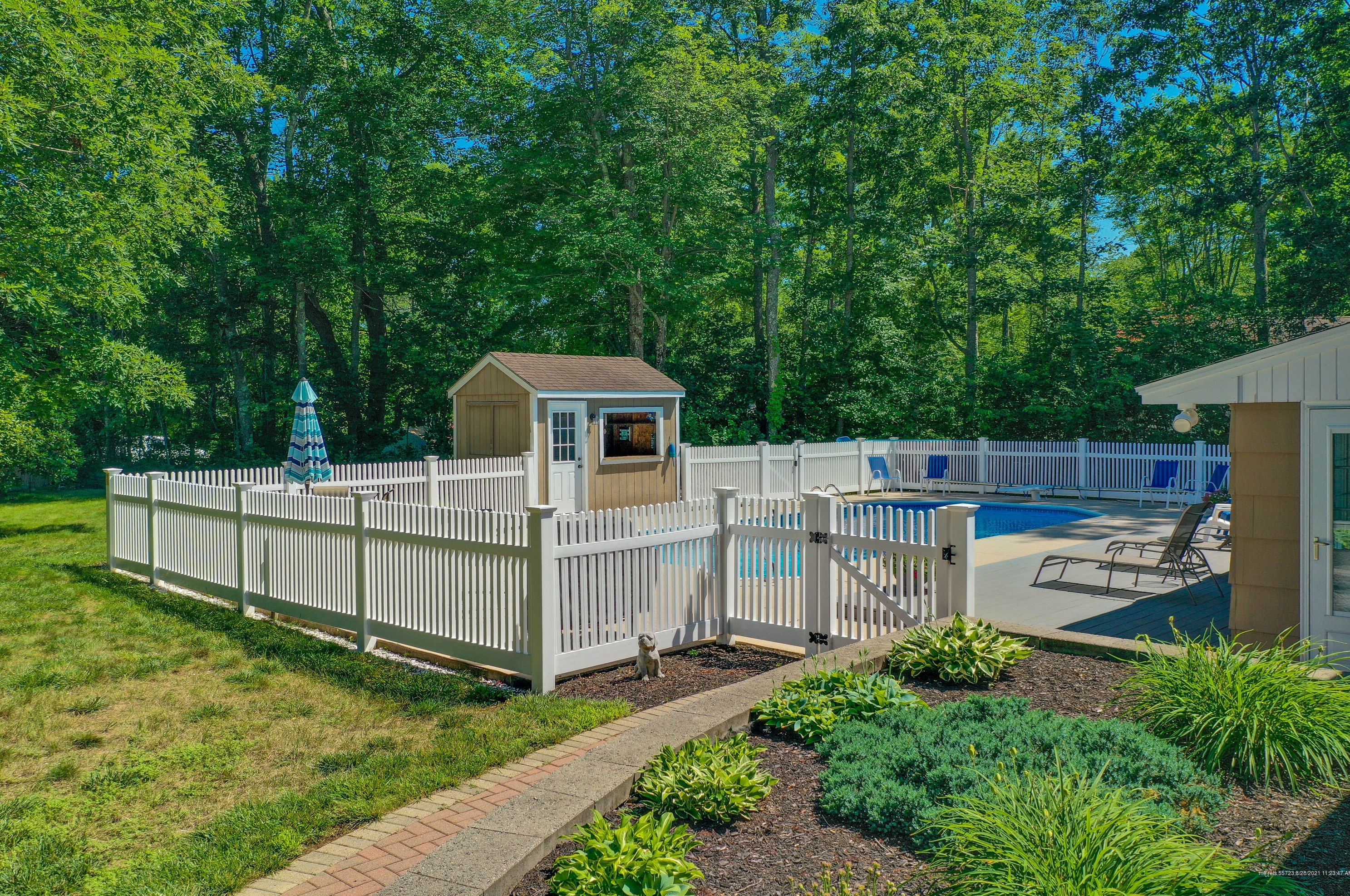 4 Forest Ln, Kennebunk ME  04043-6919 exterior