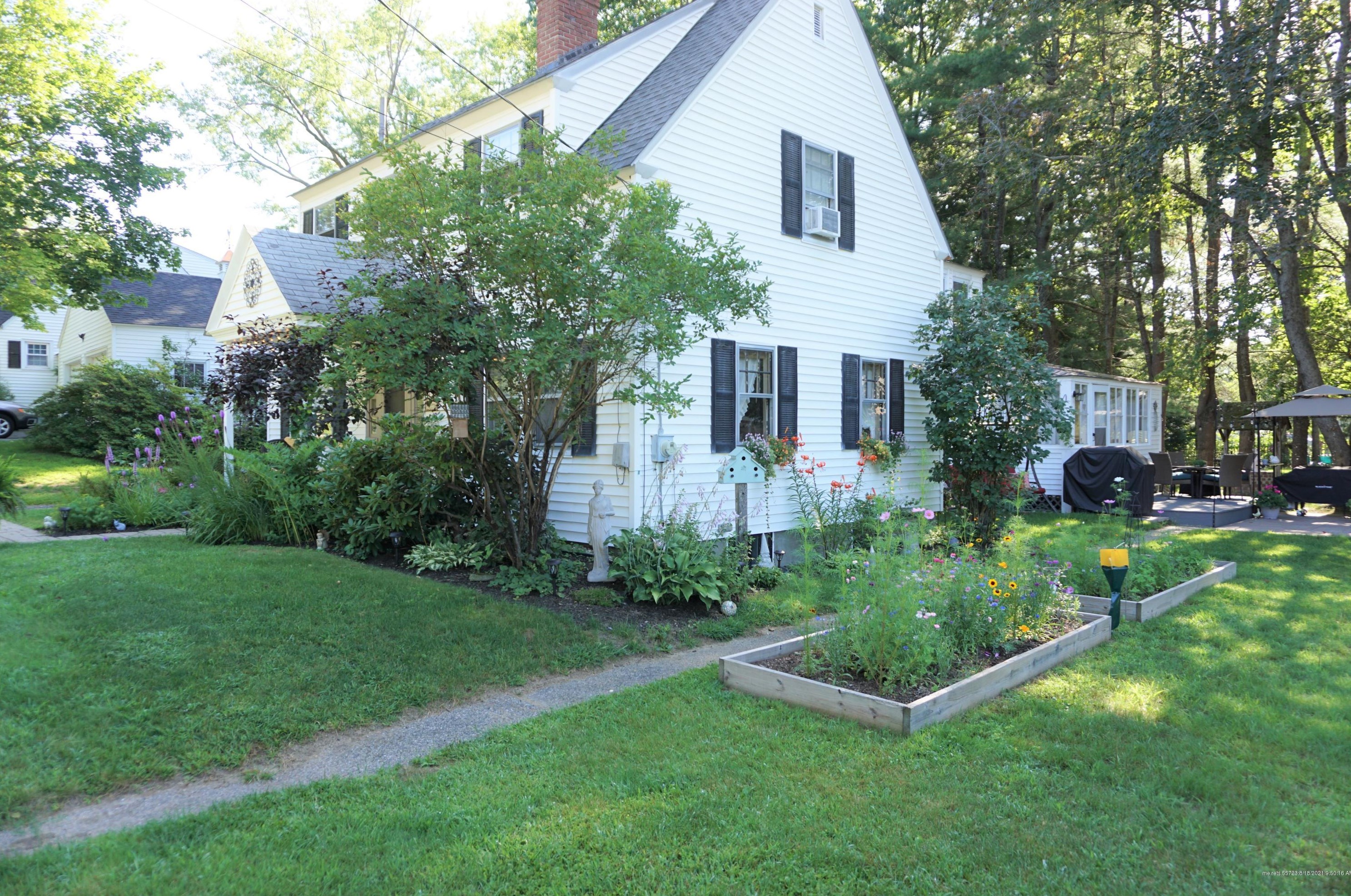 7 Grove St, Lisbon, ME 04252