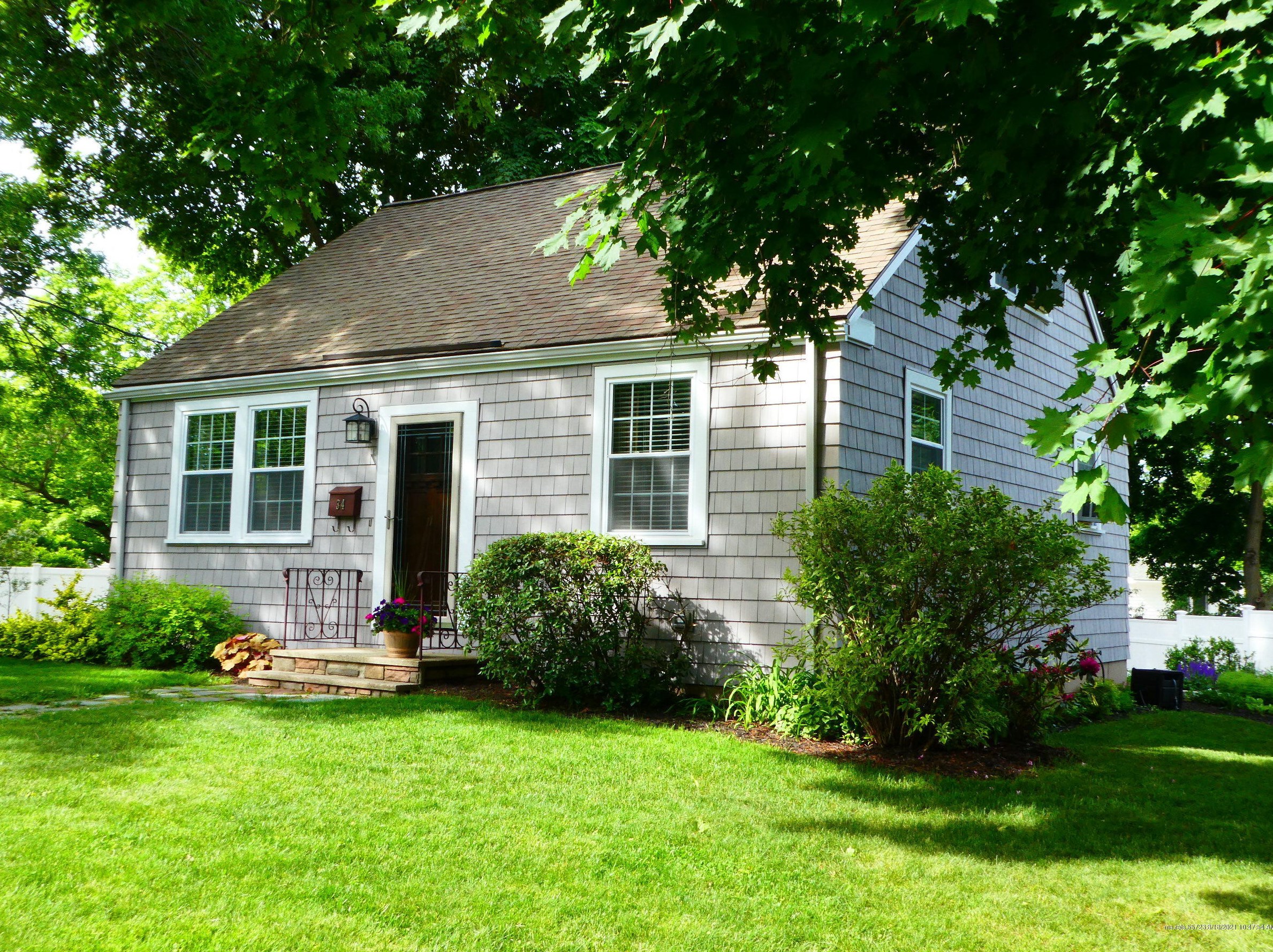 34 Coach Rd, South-Portland, ME 04106 exterior