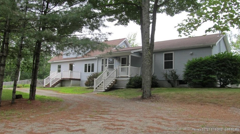 193-193A Rooks Rd, Holden, ME 04429 exterior
