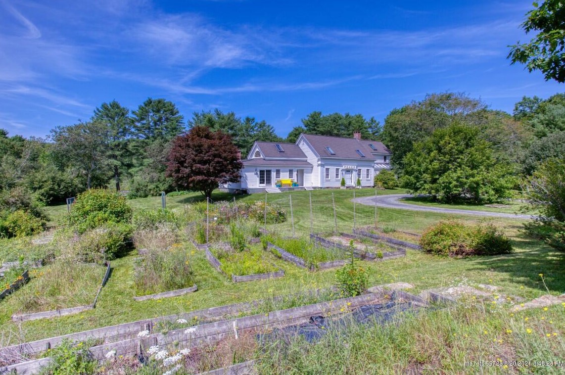 107 Dover Rd, Boothbay ME 04537-4313 exterior