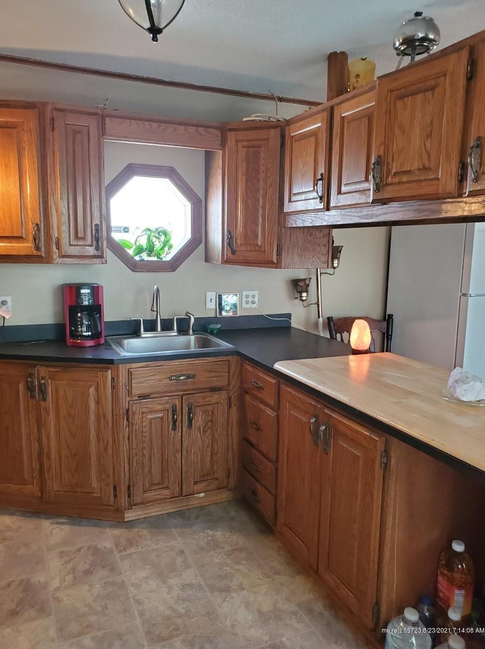 27 Highland Ave, Carthage, ME 04224