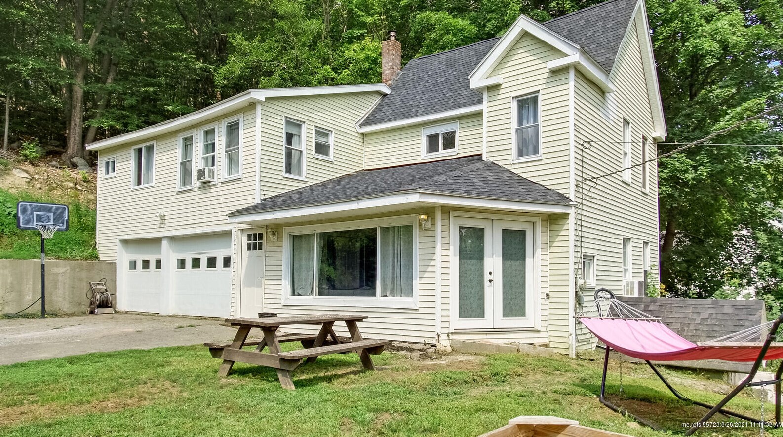 7 2nd St, Hallowell, ME 04347