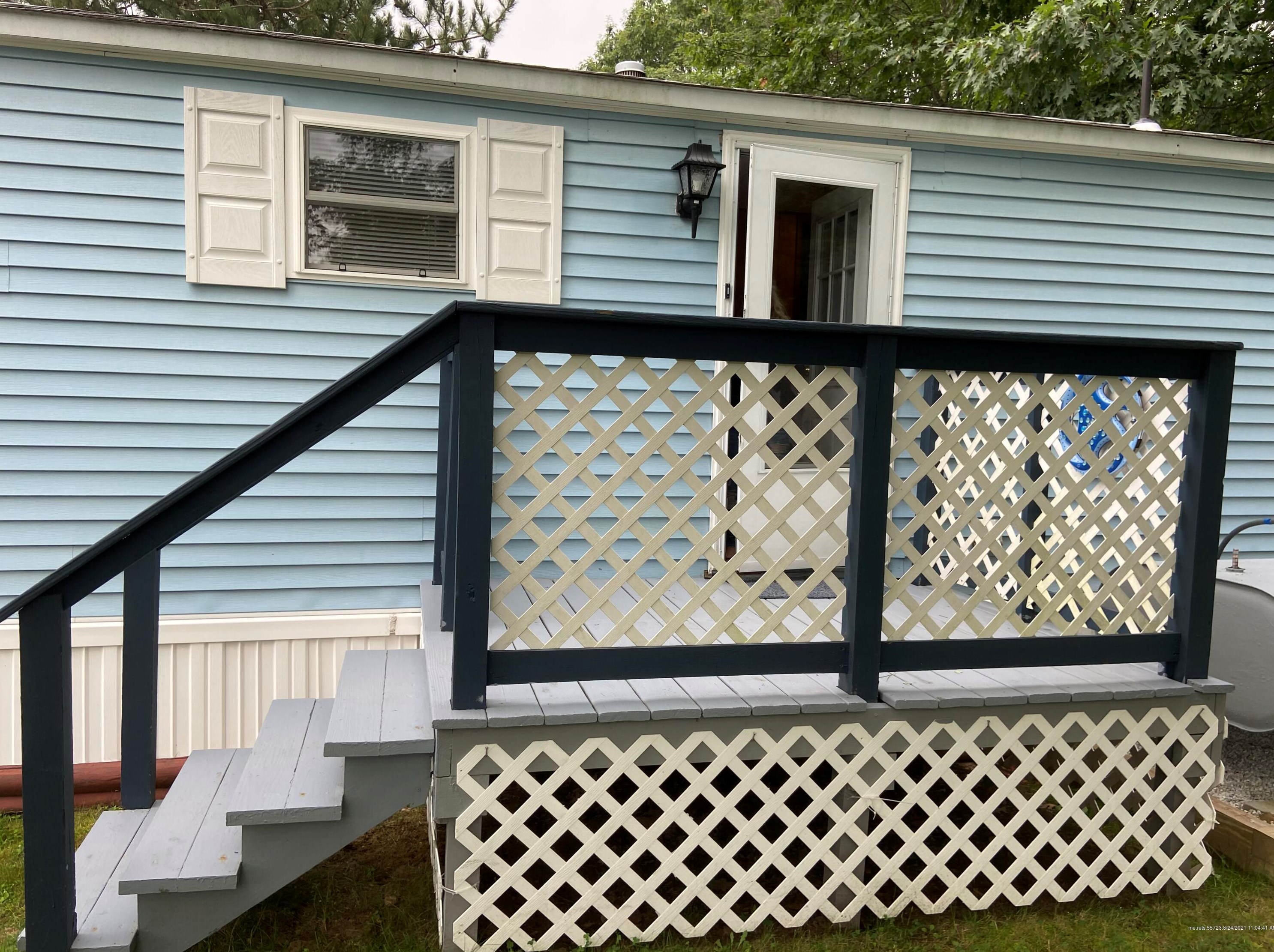 44 Woodside Dr, Lisbon, ME 04250