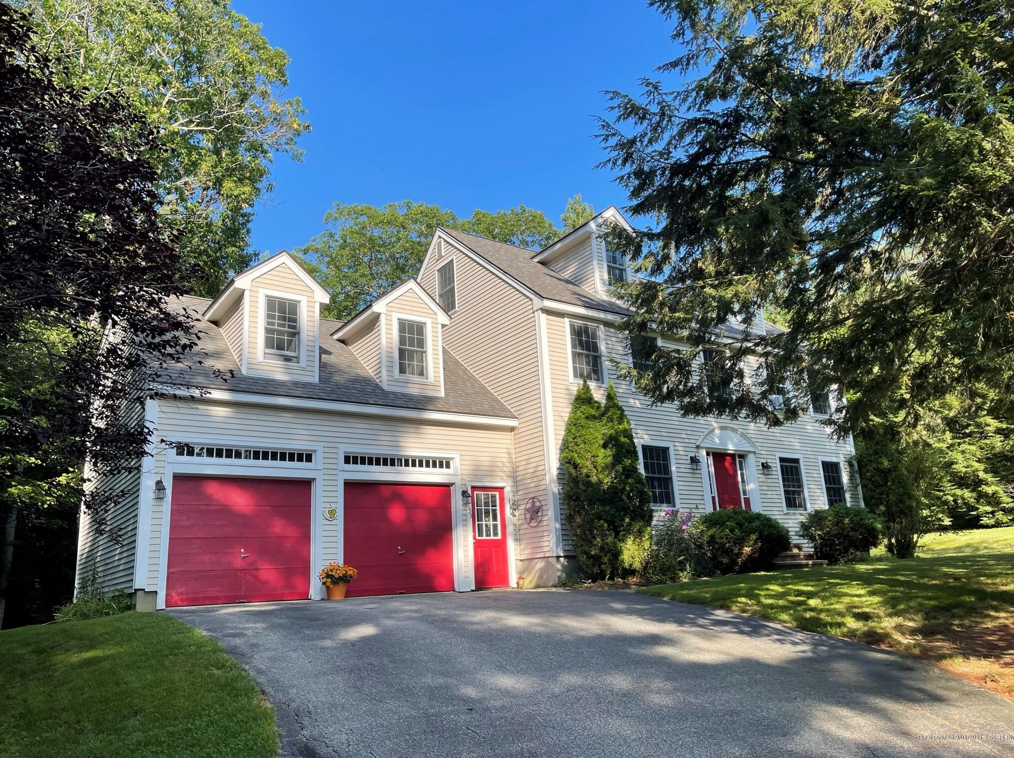 33 Franklin Ct, Naples, ME 04055